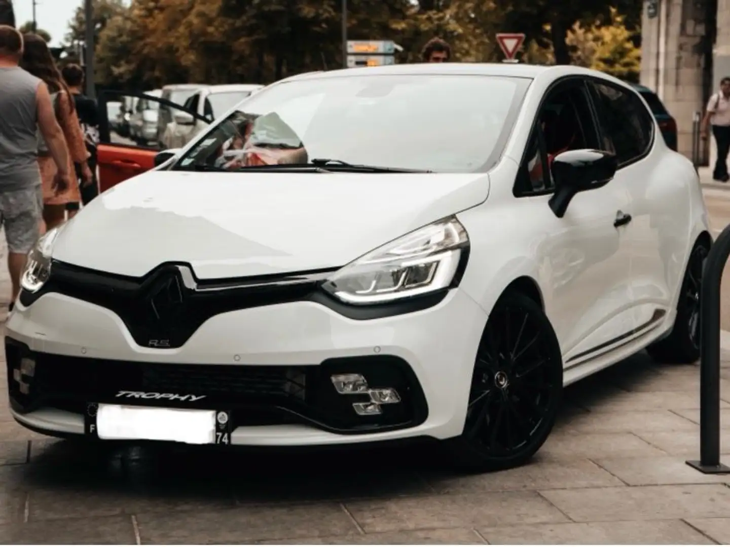 Renault Clio Clio 1.6 Turbo 220 EDC RS Trophy Blanc - 1
