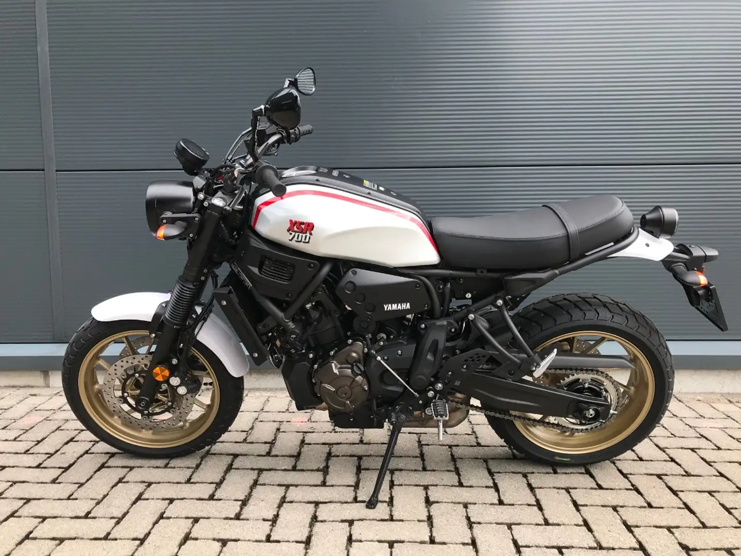 Yamaha XSR 700 . - 2