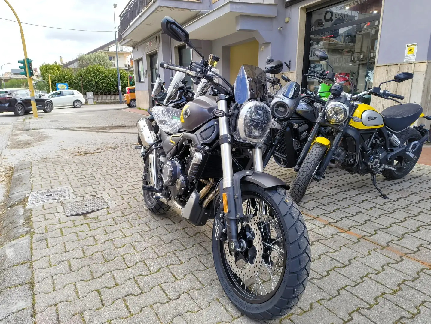 Voge Trofeo 525 ACX Scrambler Grigio - 2
