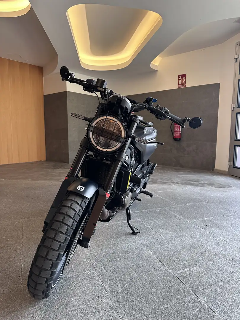 Husqvarna Svartpilen 125 22.178km Bronce - 2