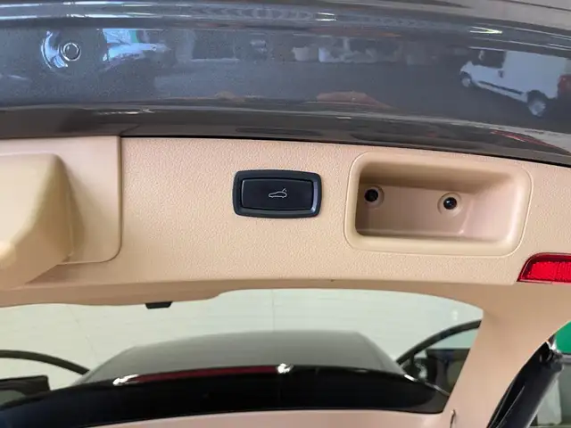 Porsche Macan view 10