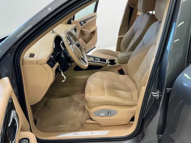 Porsche Macan view 7