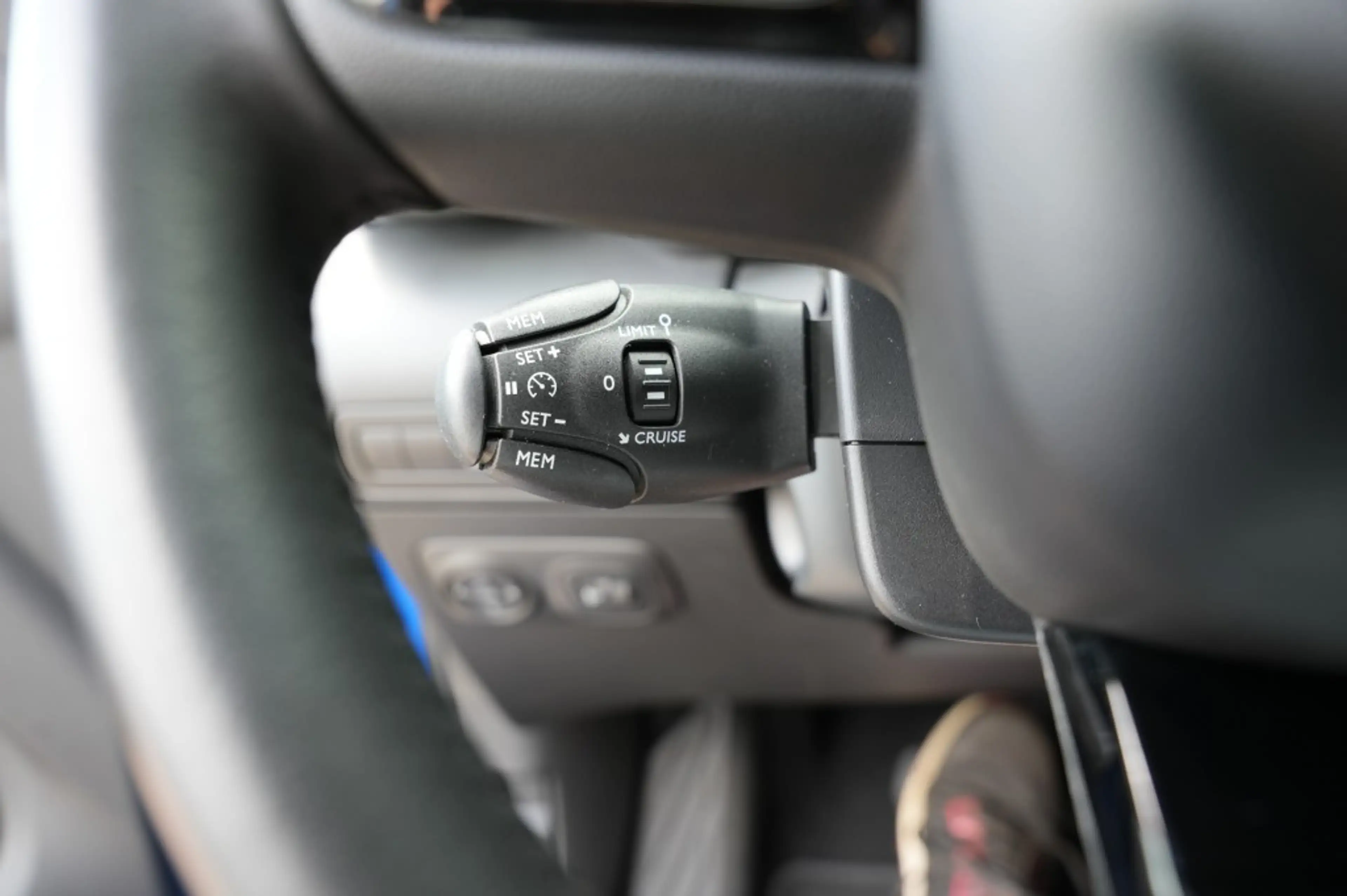 Citroen C3 Aircross 1.2 PT S&S SHINE, Stoelen, headup, navi, Carplay — photo 7