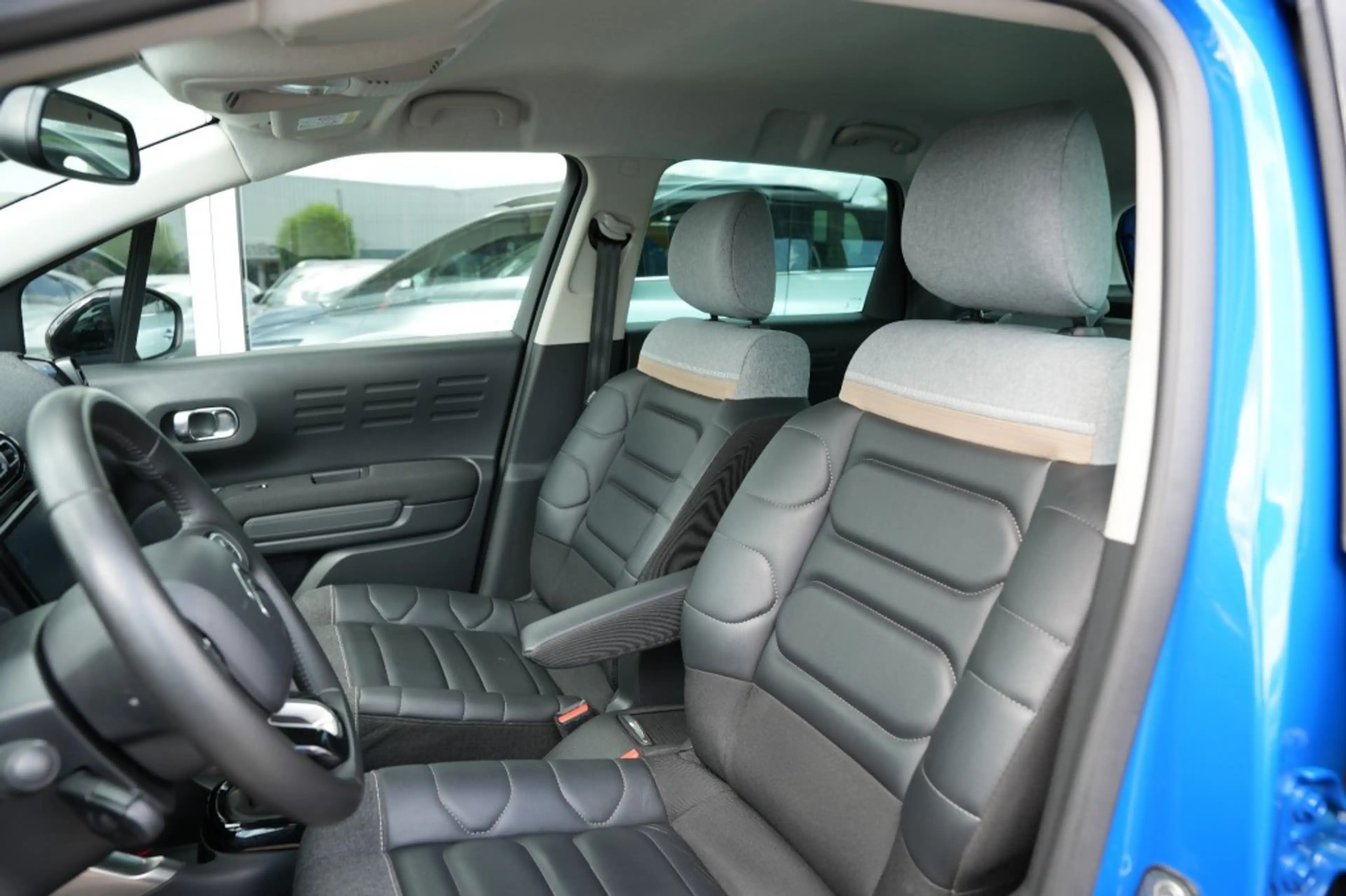 Citroen C3 Aircross 1.2 PT S&S SHINE, Stoelen, headup, navi, Carplay — photo 15