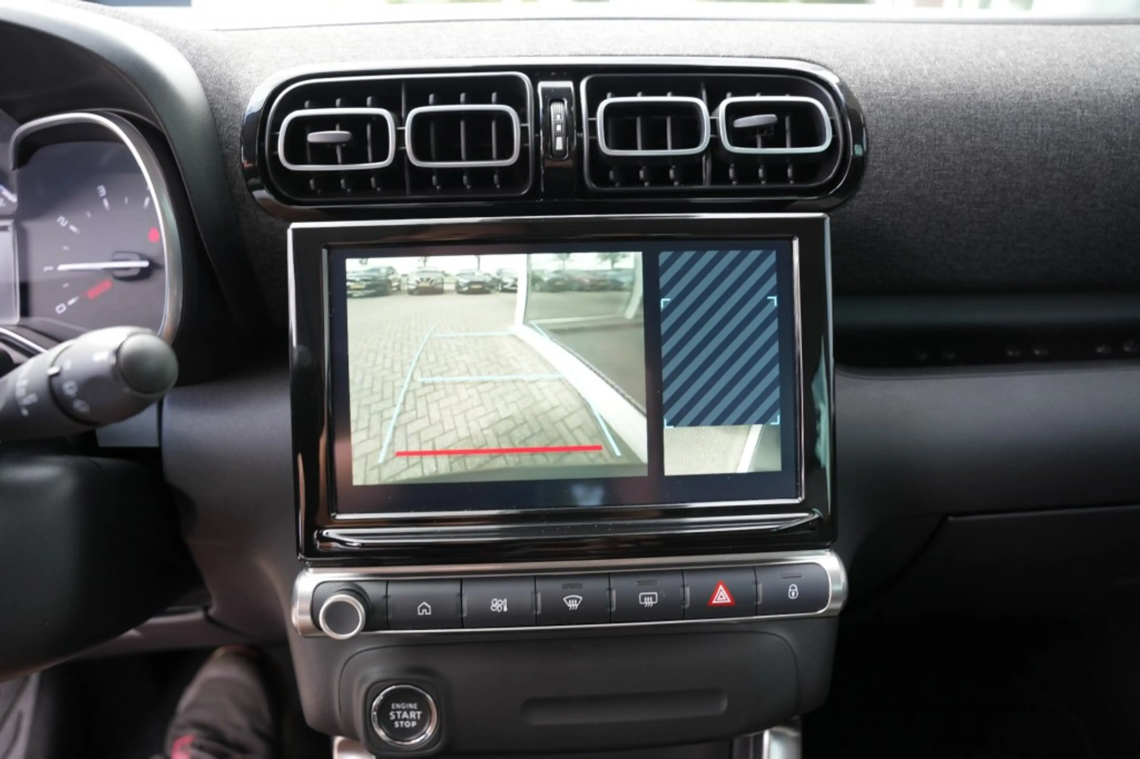 Citroen C3 Aircross 1.2 PT S&S SHINE, Stoelen, headup, navi, Carplay — photo 5