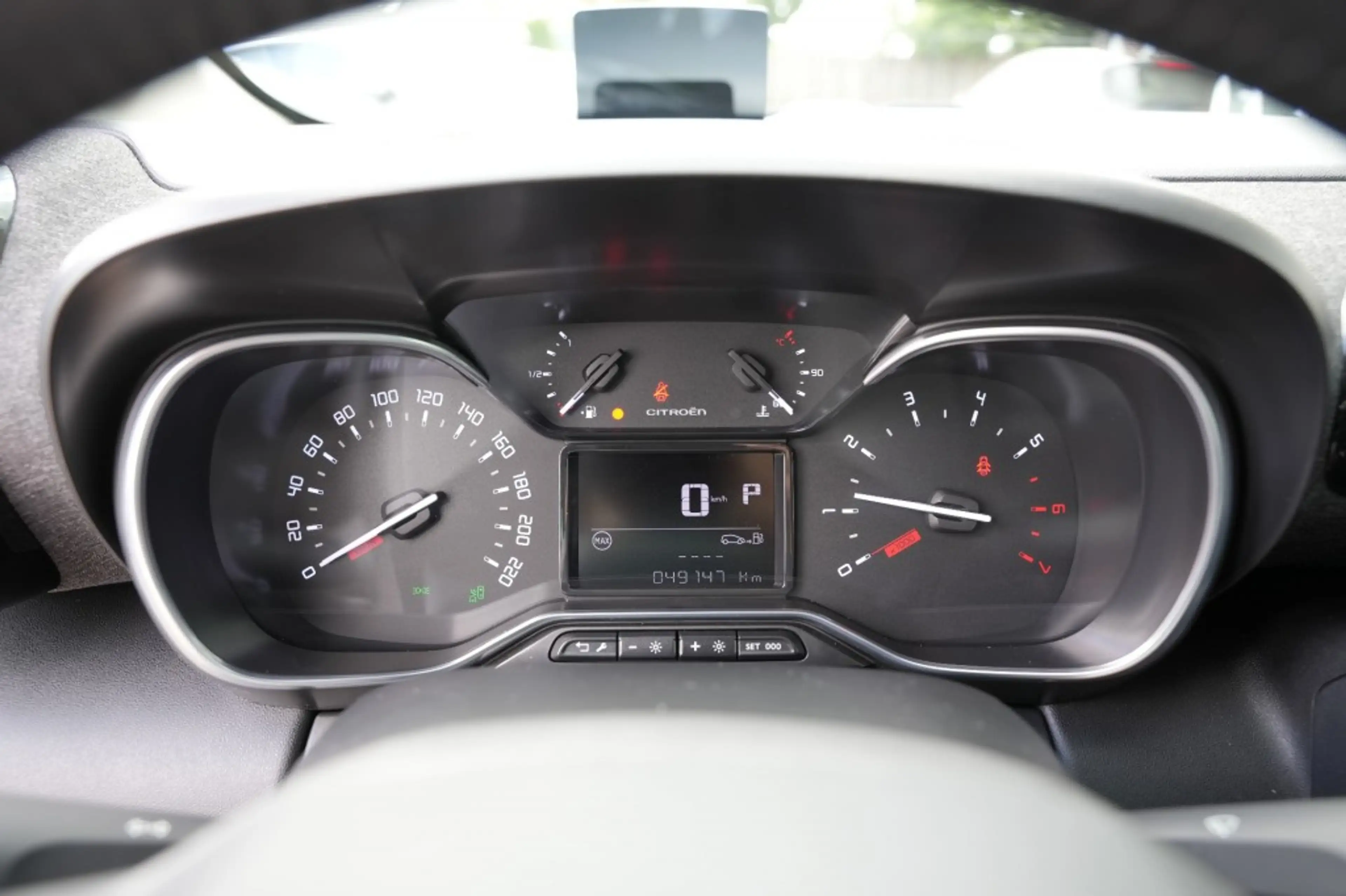 Citroen C3 Aircross 1.2 PT S&S SHINE, Stoelen, headup, navi, Carplay — photo 8