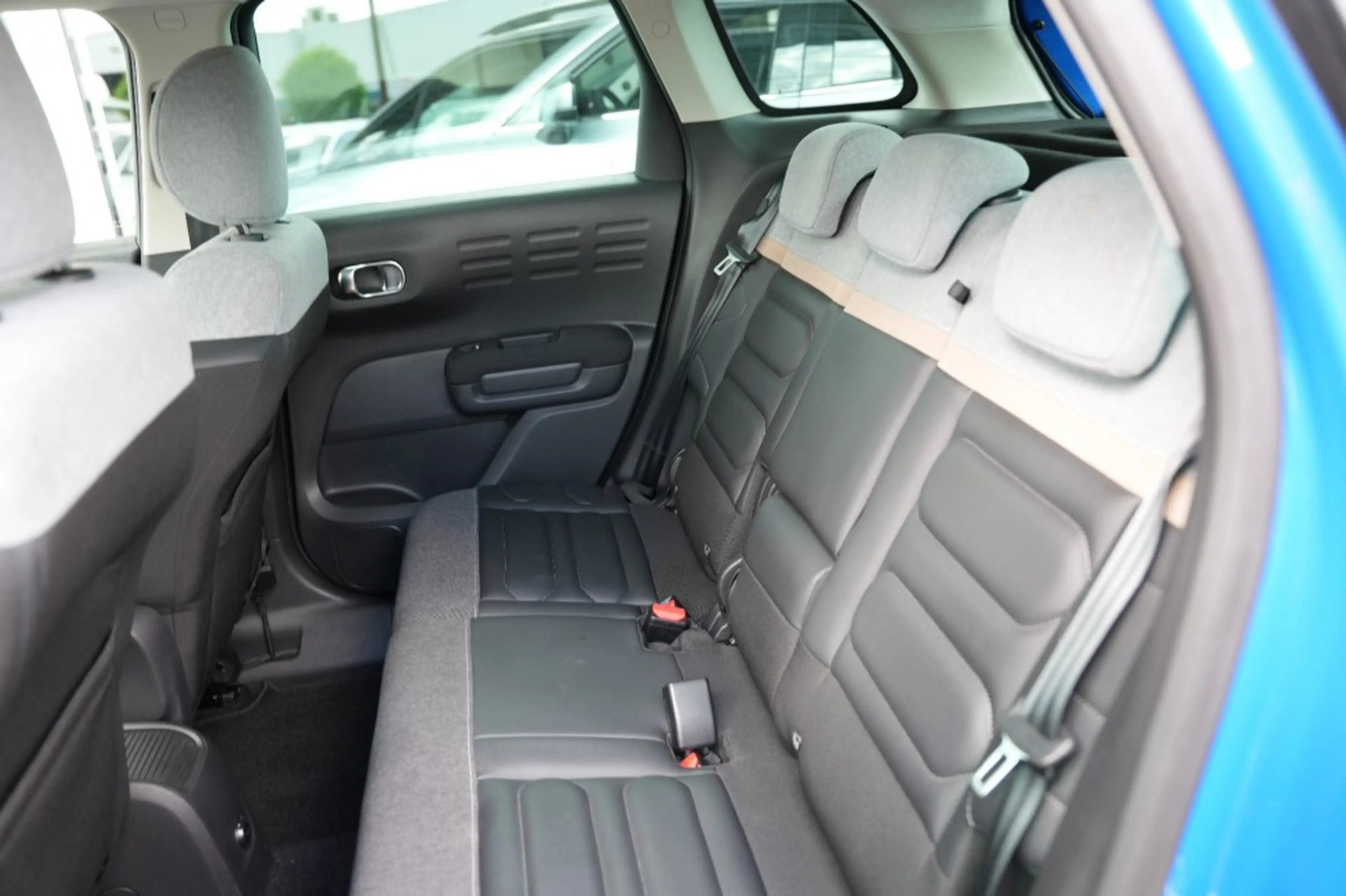 Citroen C3 Aircross 1.2 PT S&S SHINE, Stoelen, headup, navi, Carplay — photo 18