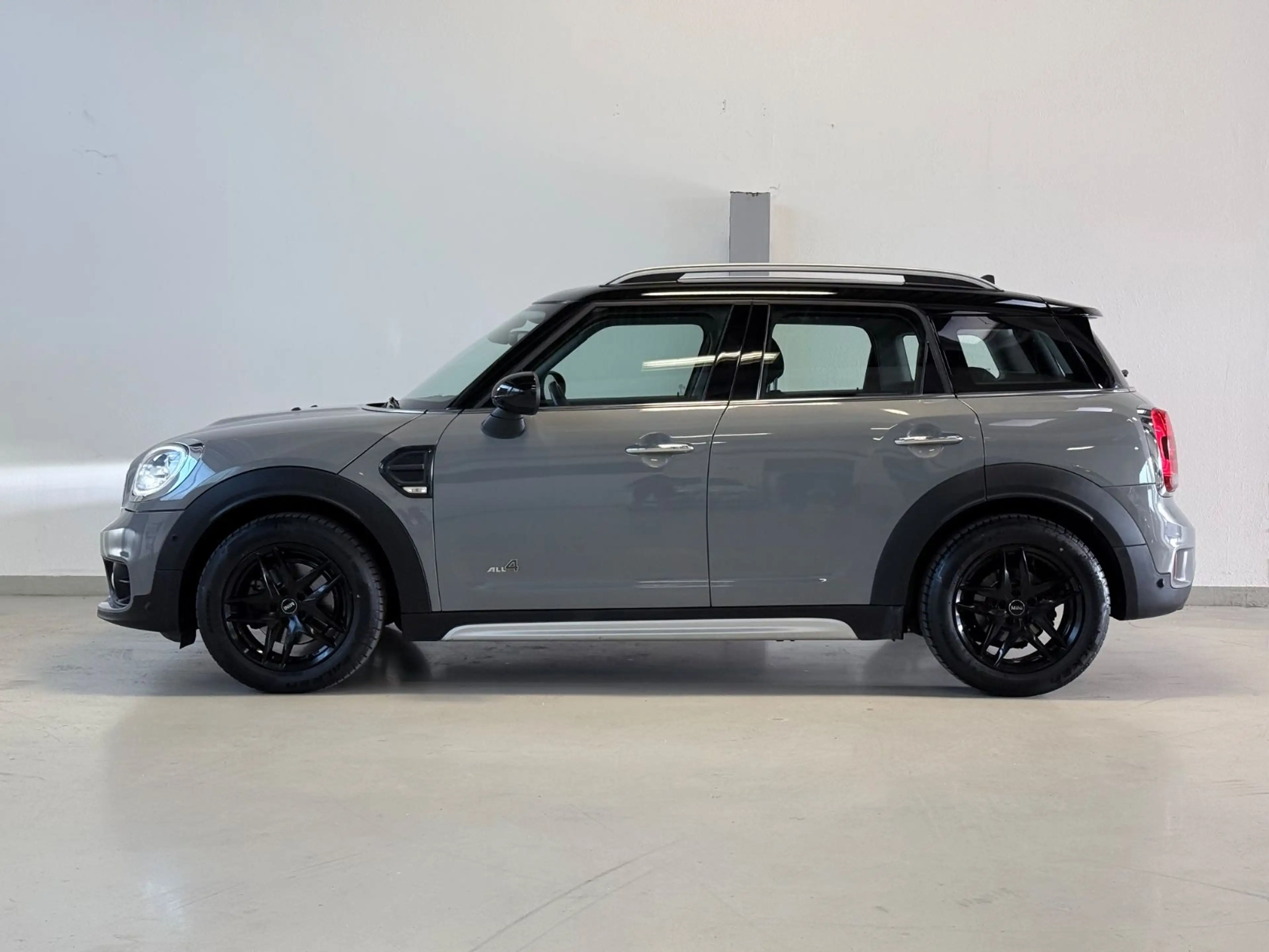 MINI Cooper Countryman ALL4 PDC*SHZ*INDUKTION*NAVI — photo 6