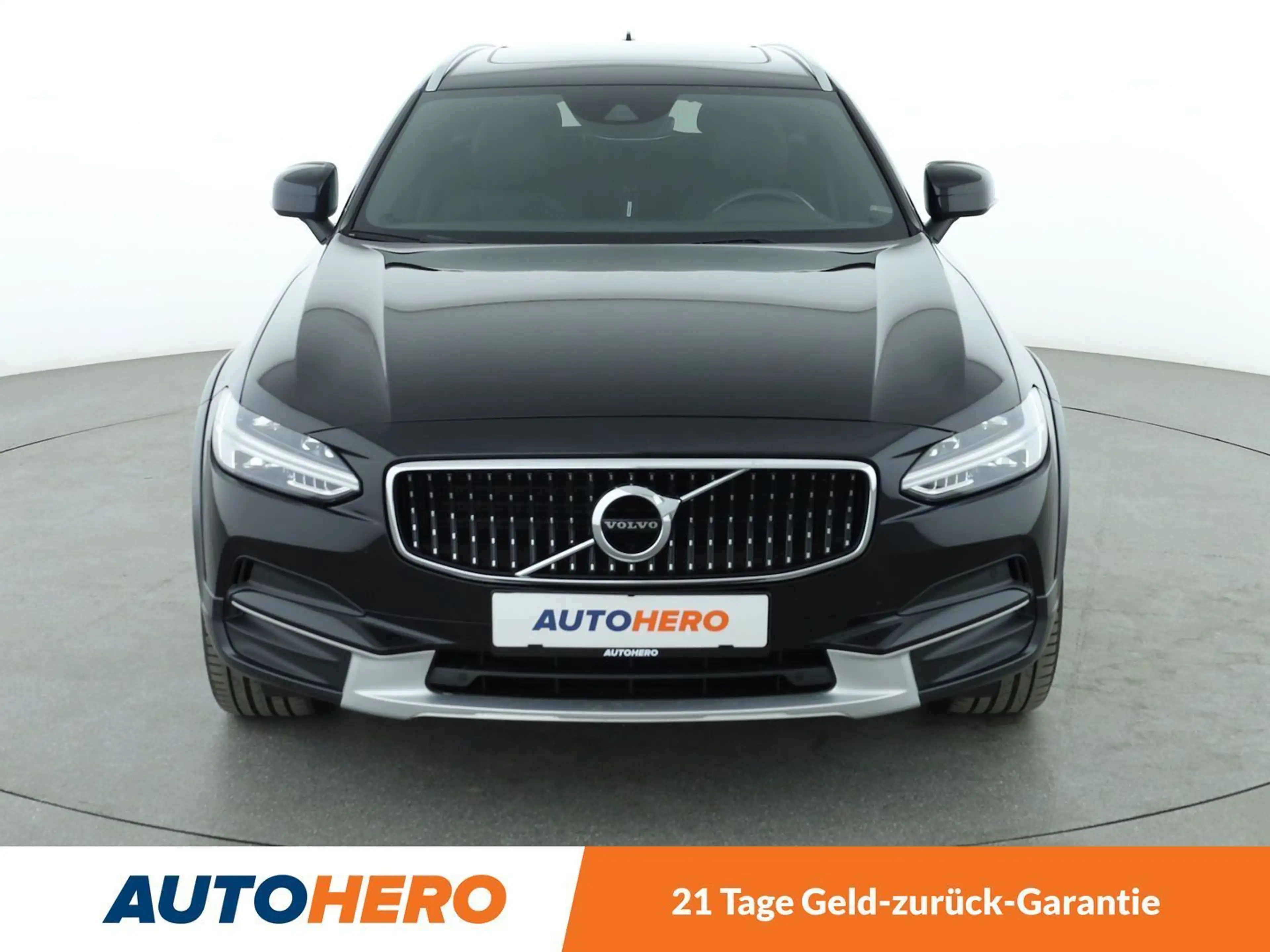 Volvo V90 Cross Country 2.0 D5 Pro AWD Aut*NAVI*LED*ACC*PDC*SHZ* — photo 9