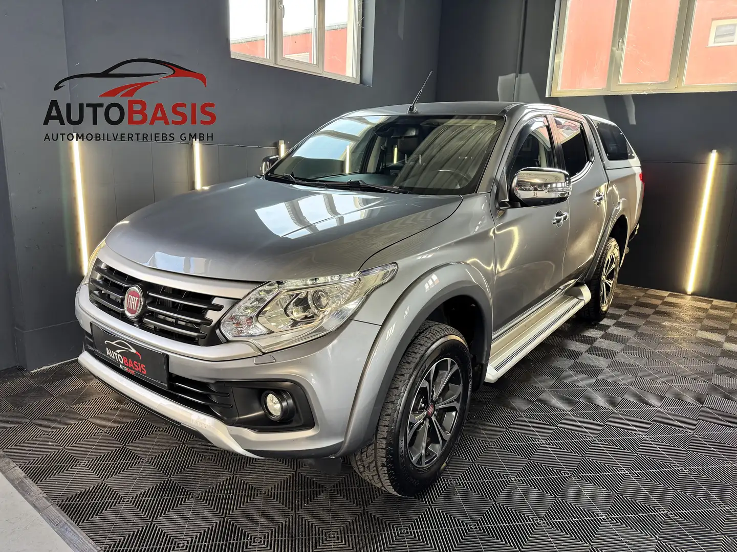 Fiat Fullback 4x4 DK Cross Plus Aut. 1.Besitz/Leder/Kamera/AHK Grau - 1