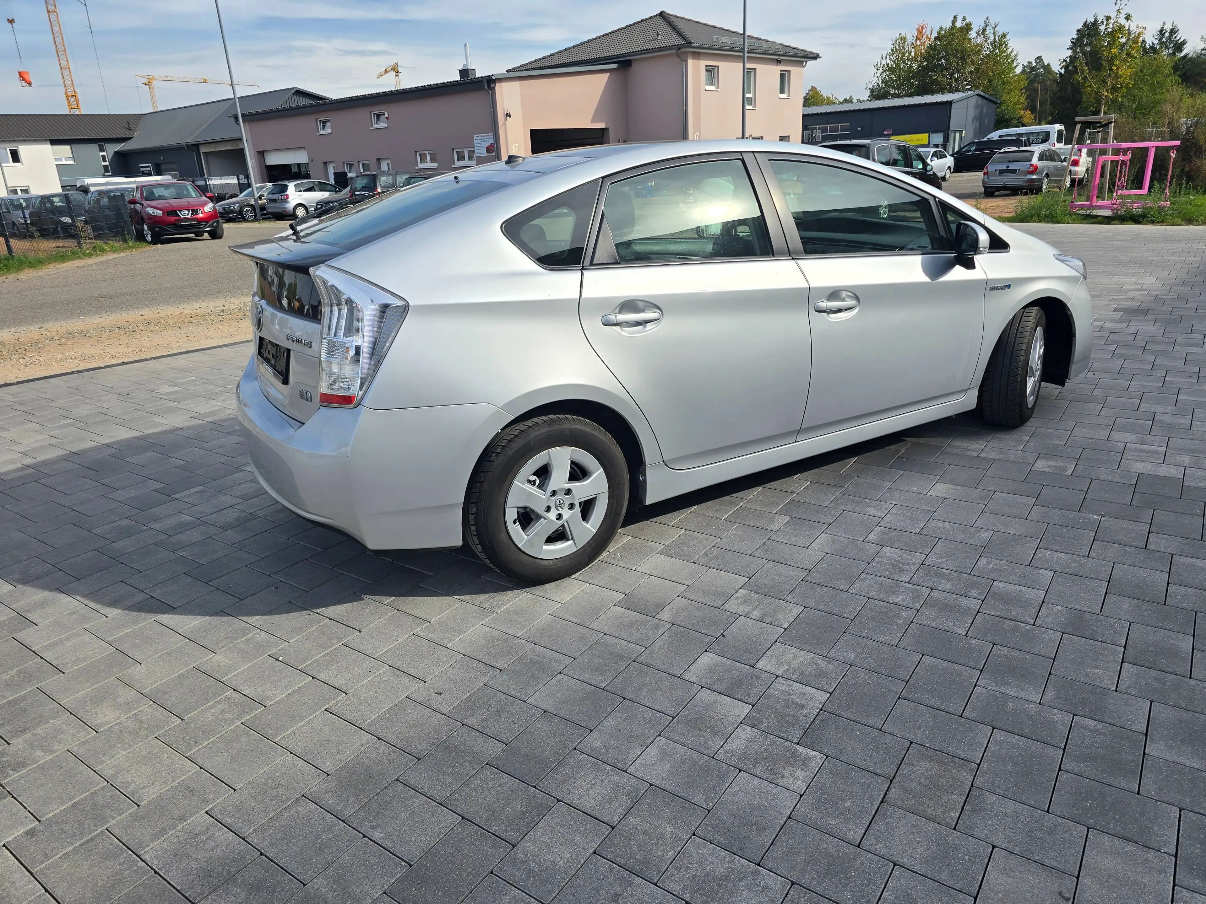 Toyota Prius Life — photo 11