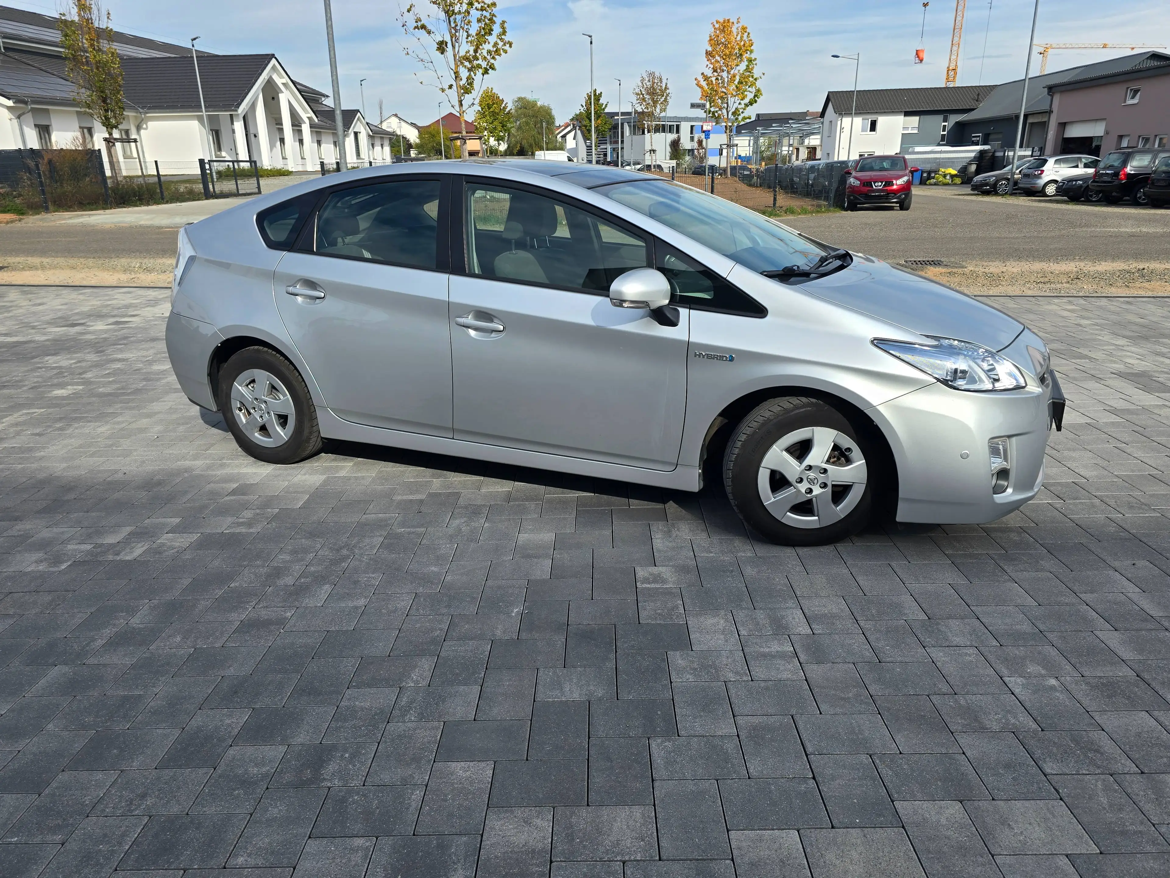 Toyota Prius Life — photo 15