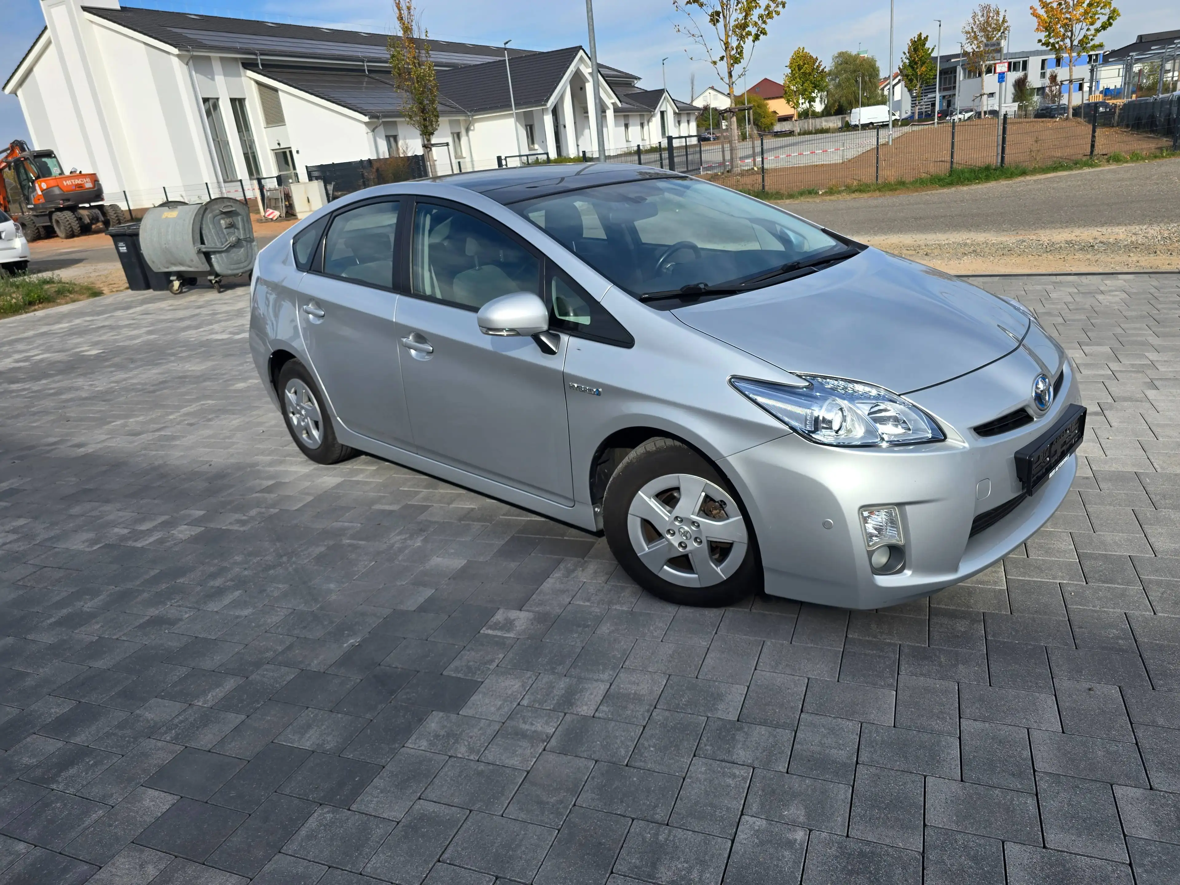 Toyota Prius Life — photo 14