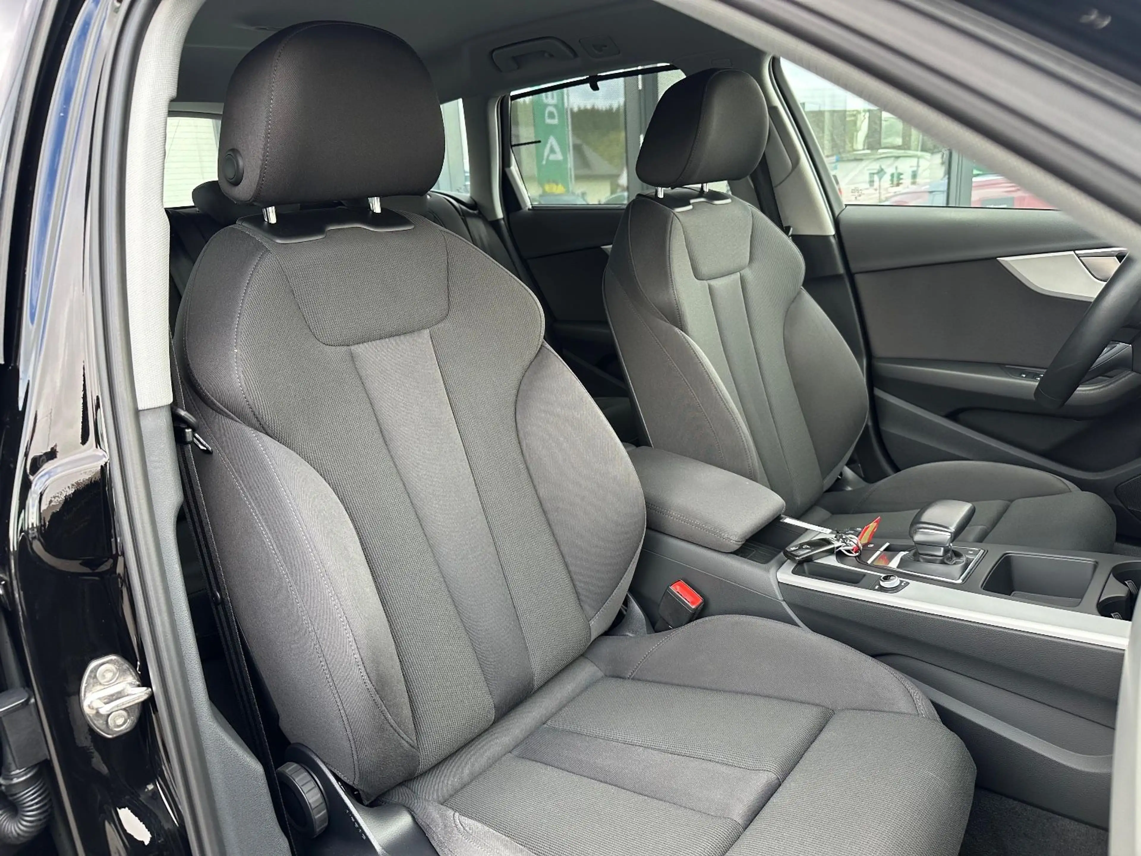 Audi A4 Avant 35 TDI Advanced S-tronic/AHK/LED — photo 14