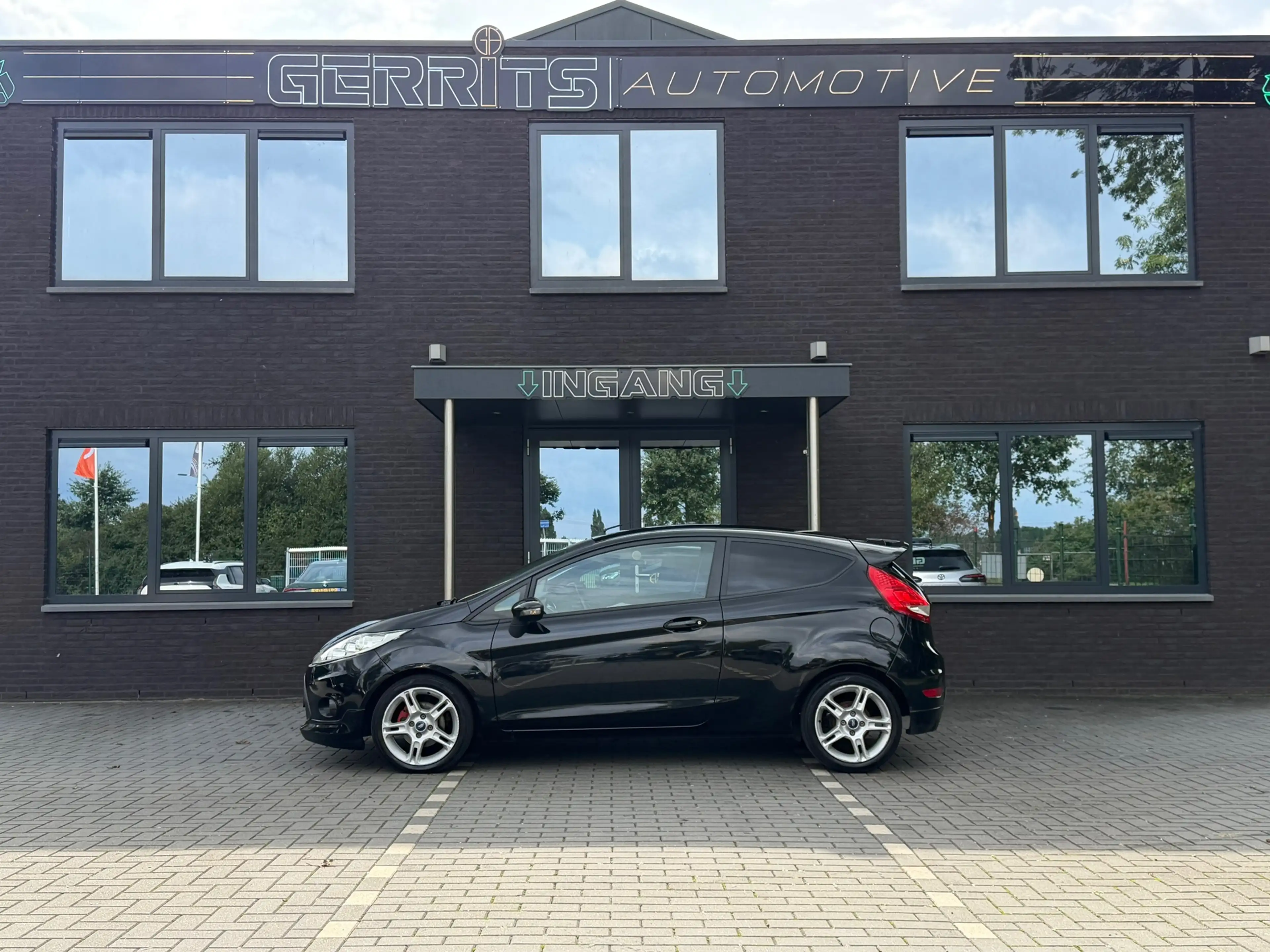 Ford Fiesta 1.4 Trend ST-Line | Airco | Sportieve uitvoering. — photo 2