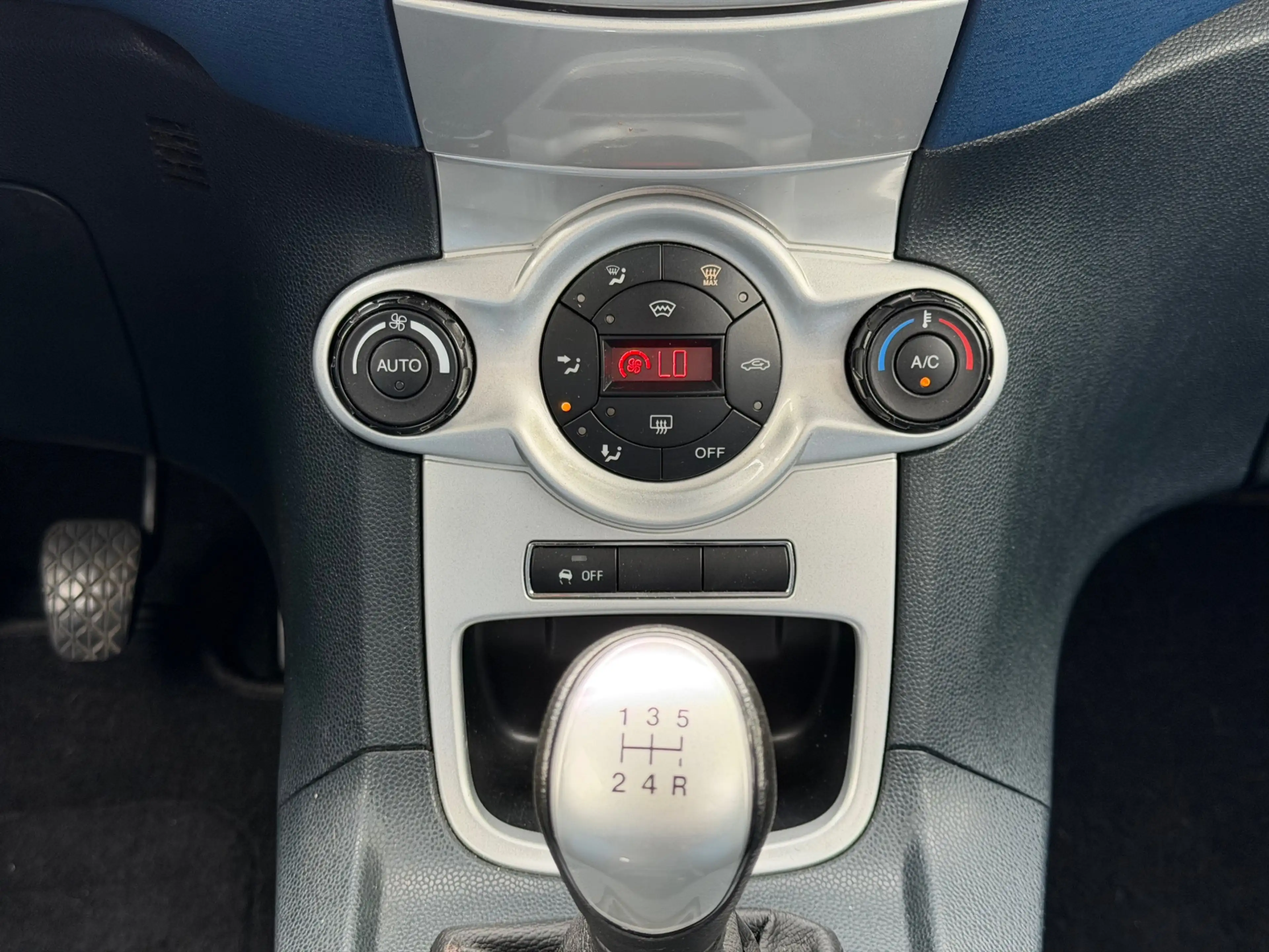 Ford Fiesta 1.4 Trend ST-Line | Airco | Sportieve uitvoering. — photo 13
