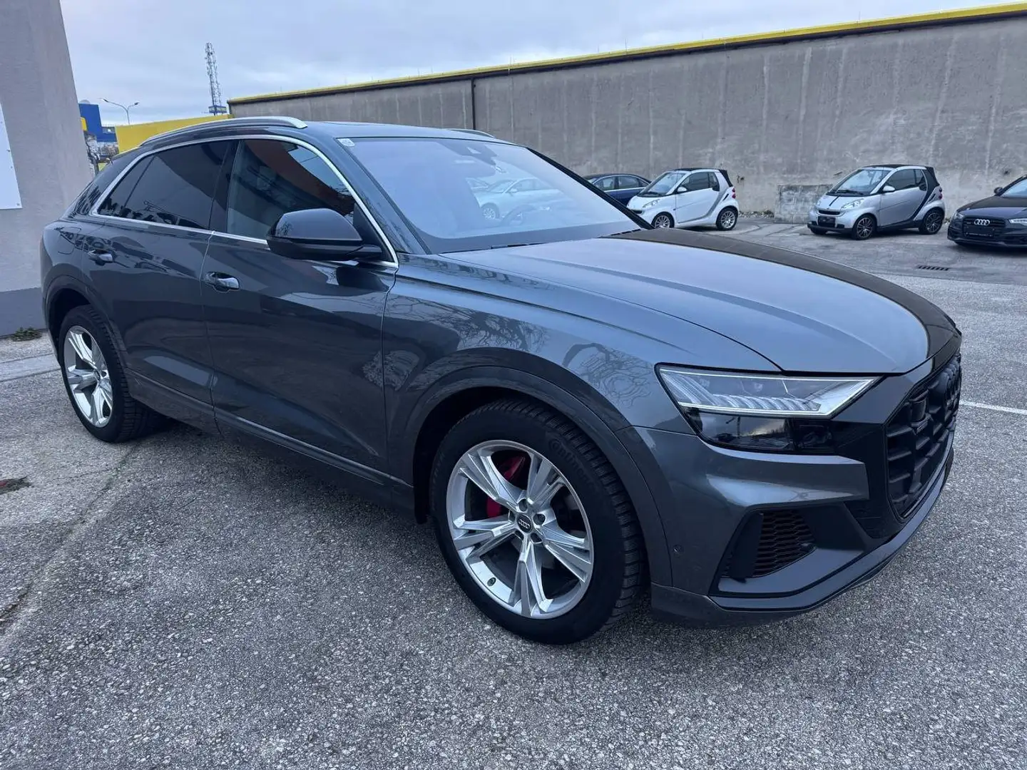 Audi Q8 50 TDI quattro S-Line Gris - 2