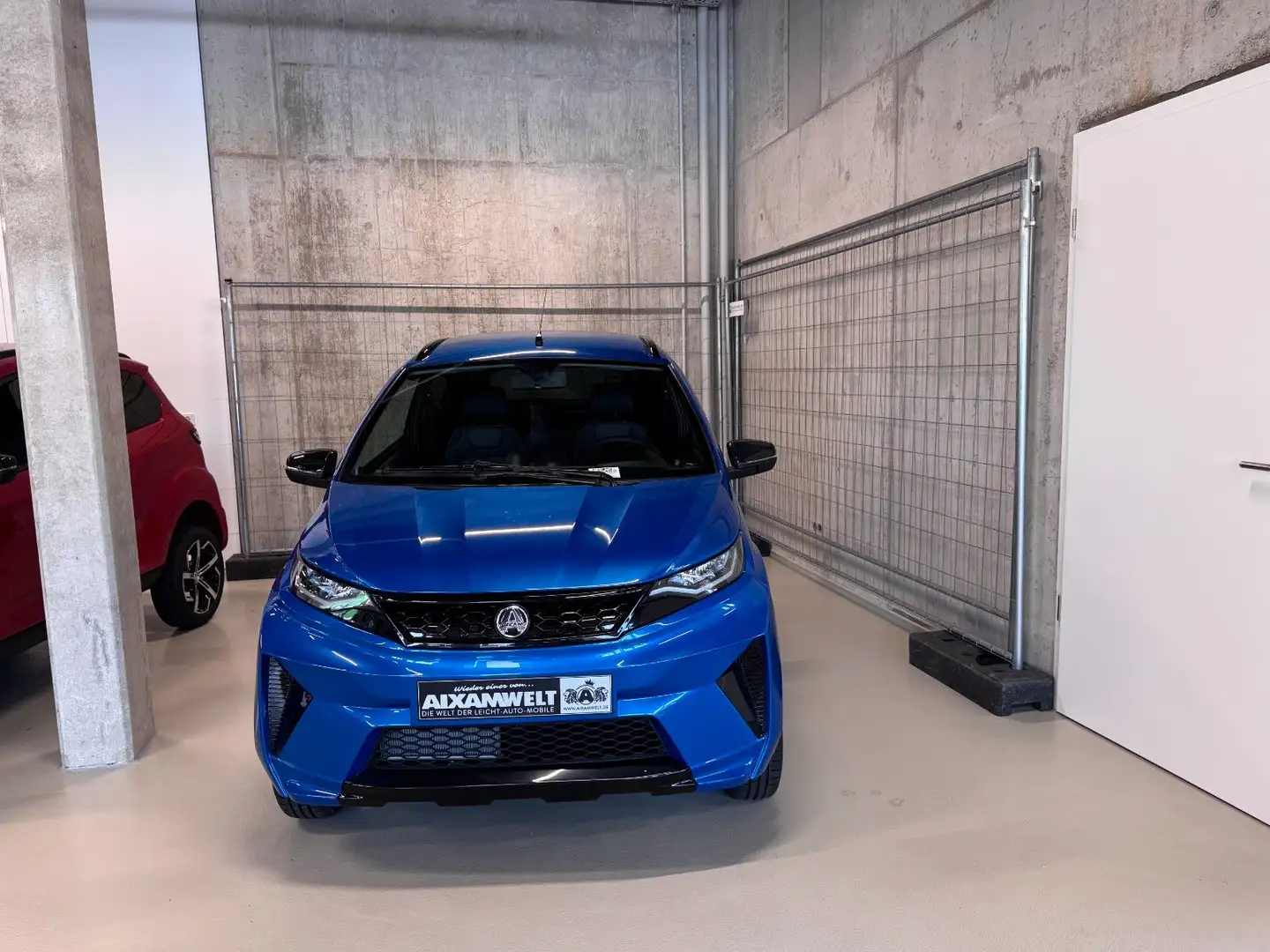 Aixam Sonstige Ambition Crossover Premium  saphirblaumetallic Blau - 1