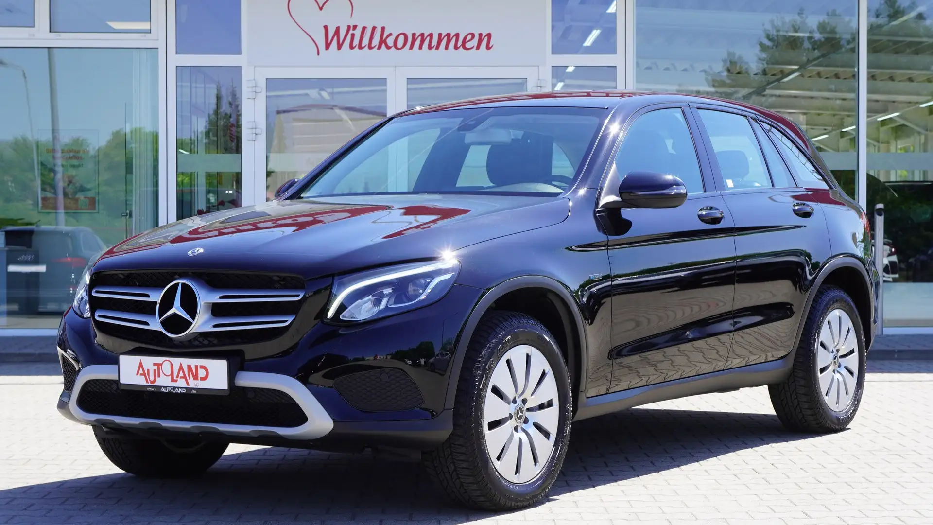 Mercedes-Benz GLC 350 e 4Matic LED Navi Standheizung Leder AHK Noir - 2