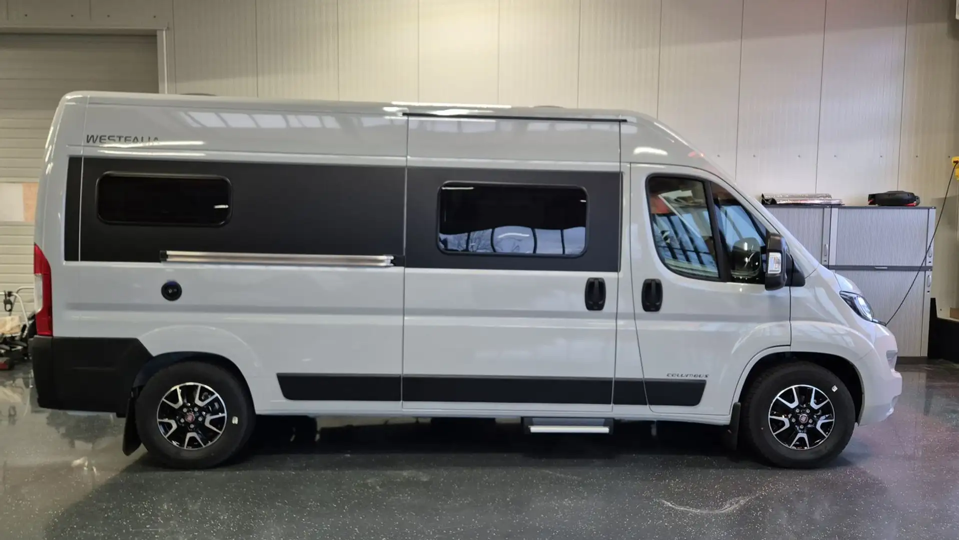 Westfalia Columbus 600E  mit Warmwasserheizung Gris - 2