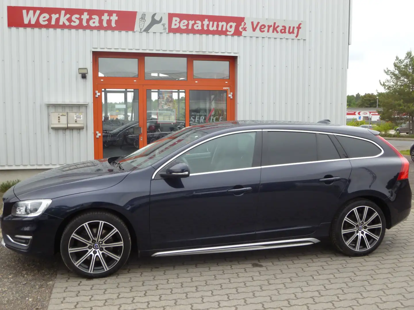 Volvo V60 Summum Blau - 1