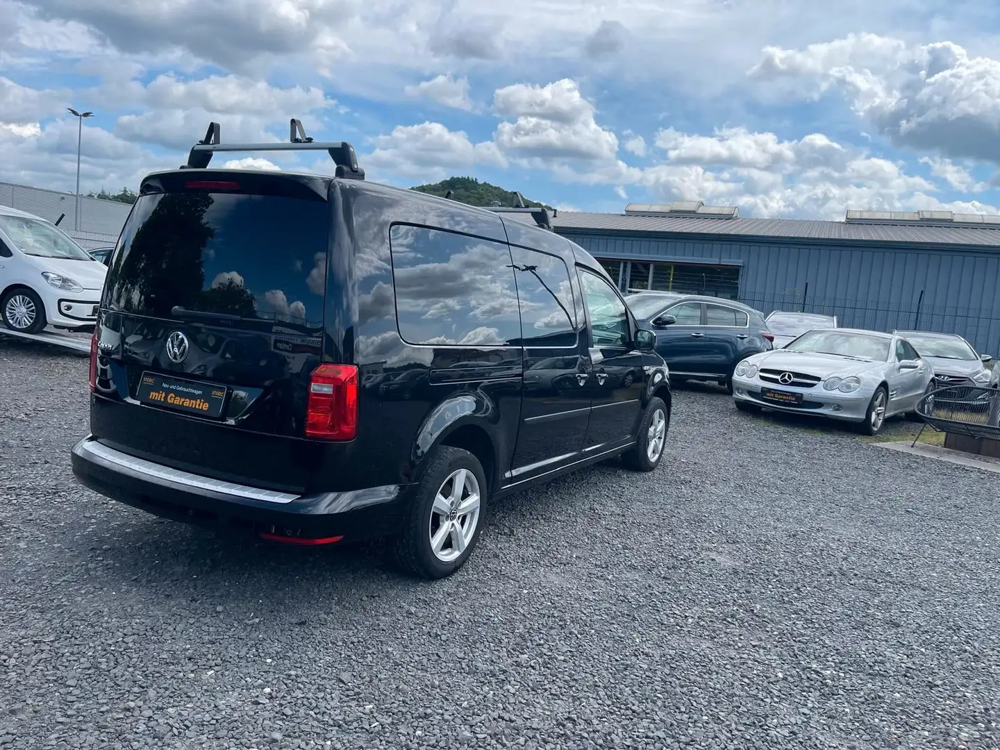 Volkswagen Caddy PKW Maxi Trendline BMT/AUTOMATIK/7 SITZER Schwarz - 2