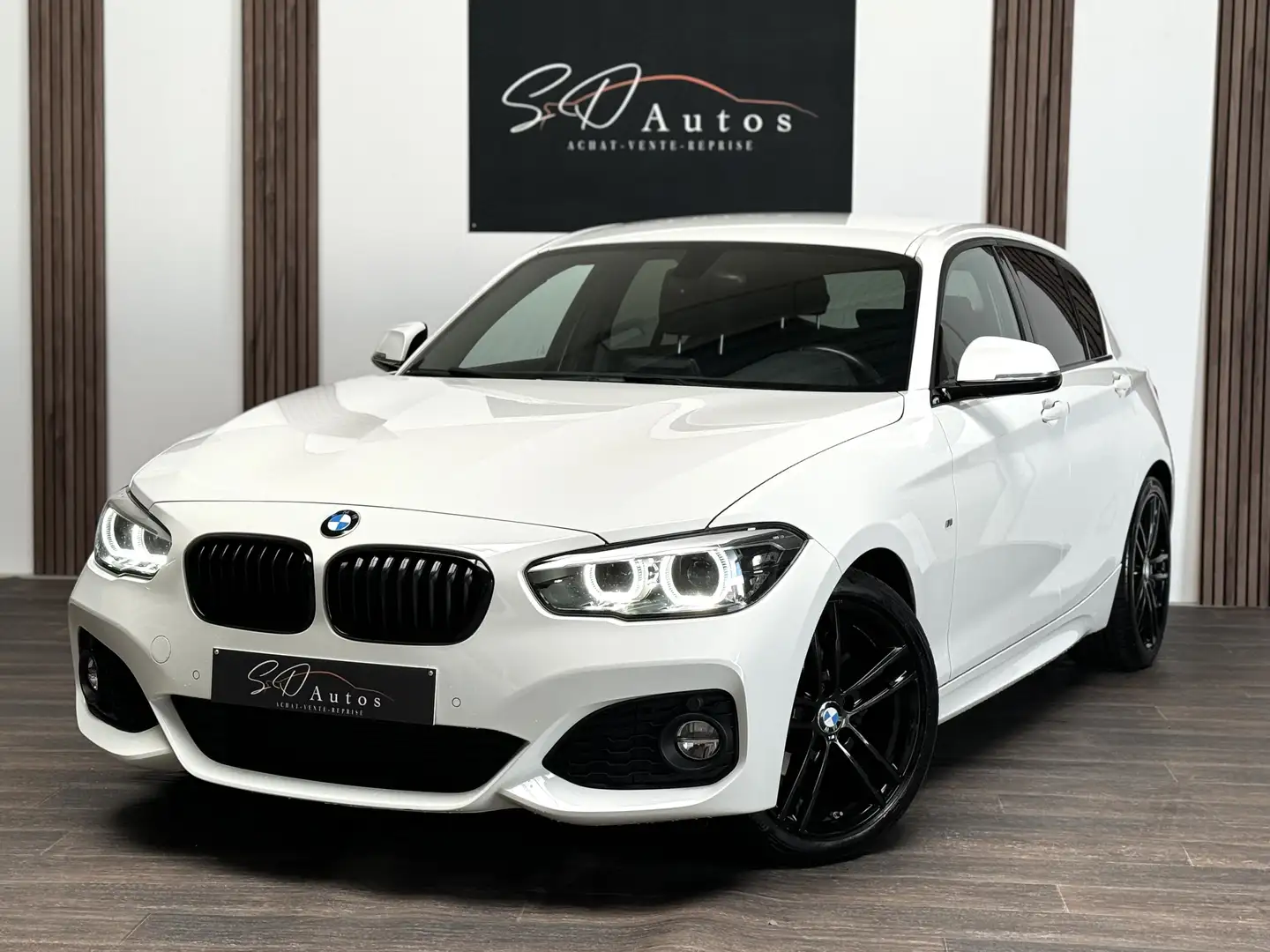 BMW 118 iA** 1ER PROPRIETAIRE * CAR PLAY * SHADOW LINE * Blanc - 1