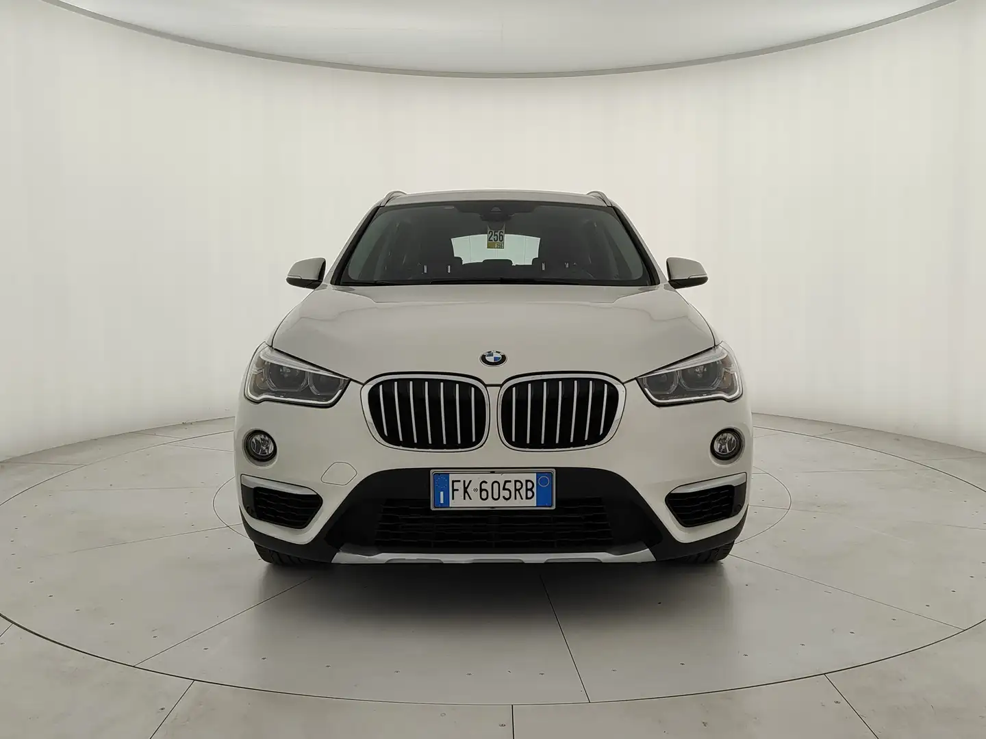 BMW X1 F48 sdrive18i xLine 140cv Blanco - 2
