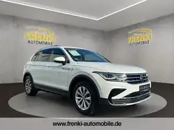 Volkswagen Tiguan Elegance*Panorama*Kamera*AHK*