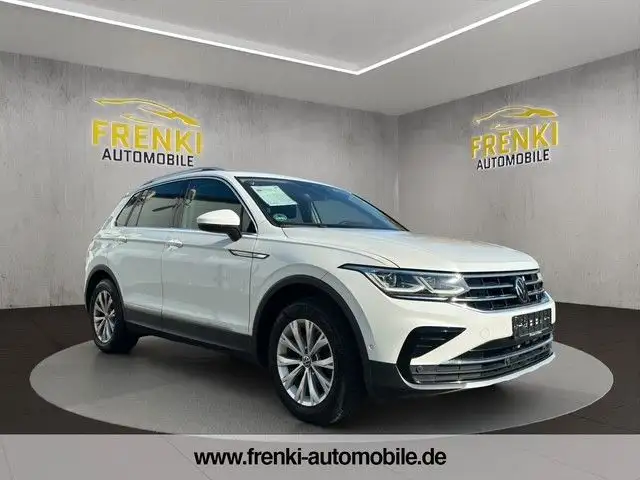 Volkswagen Tiguan Elegance*Panorama*Kamera*AHK*