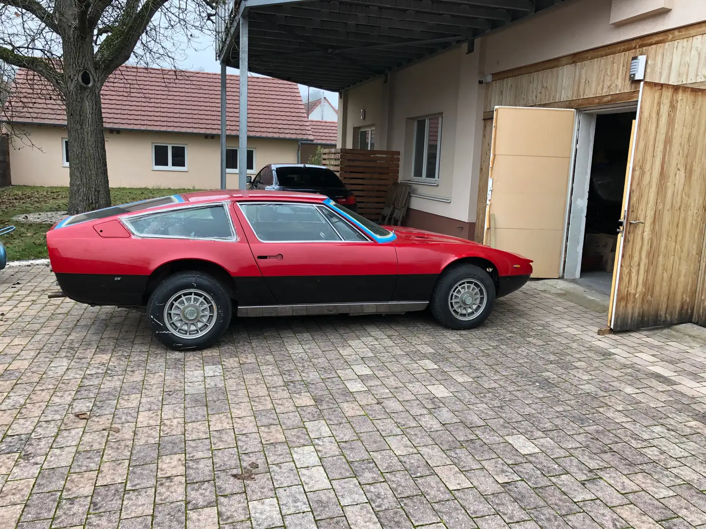 Maserati Indy 4,9L Czerwony - 2