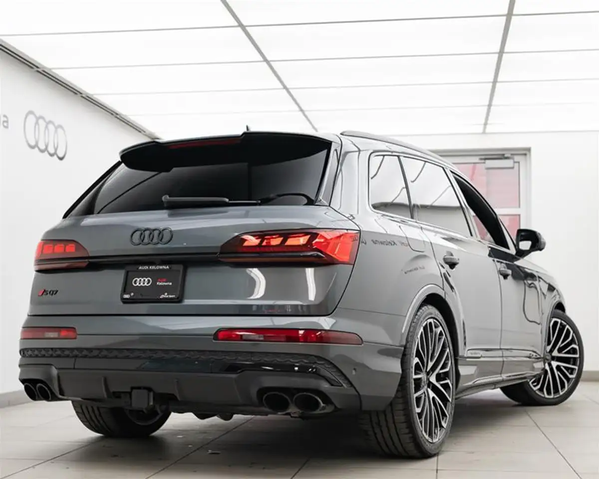 Audi SQ7 снимка Audi SQ7