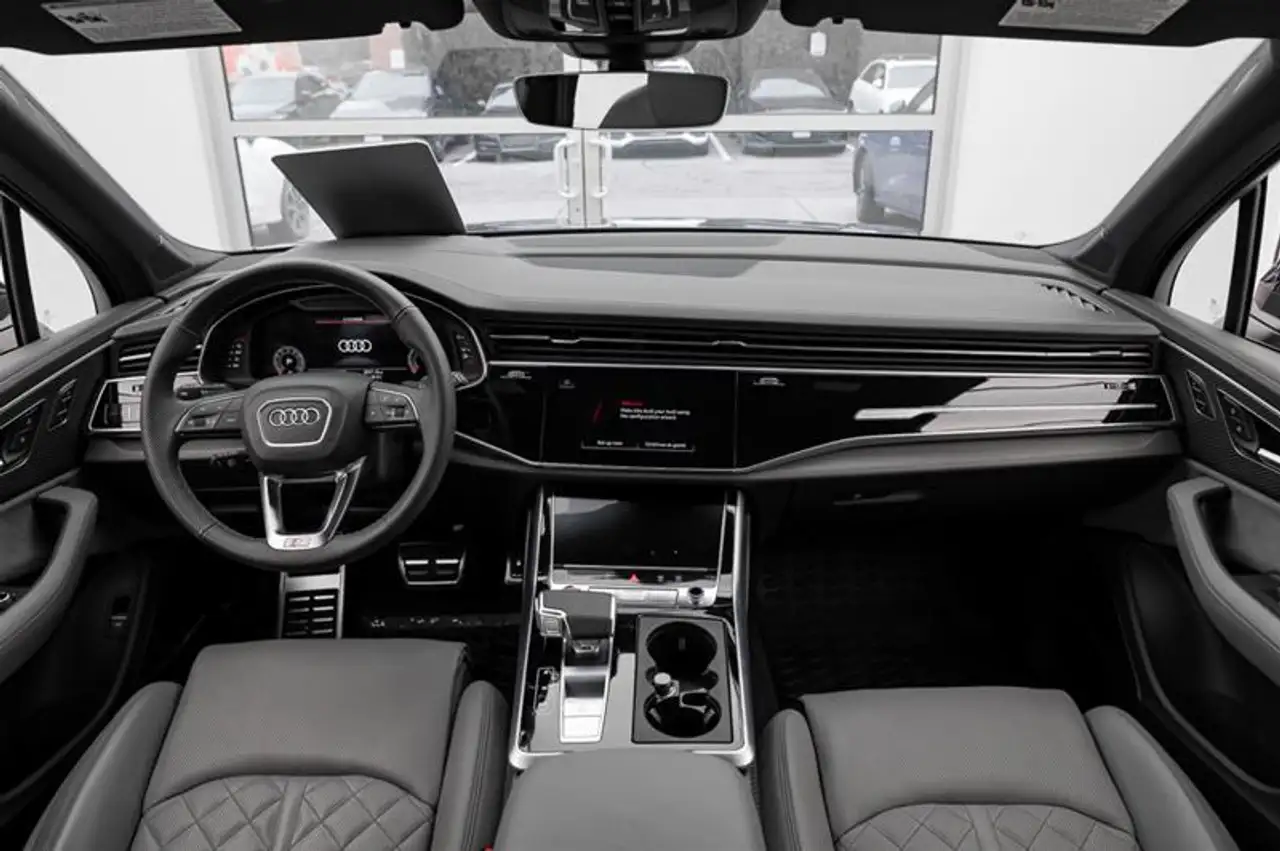 Audi SQ7 снимка Audi SQ7