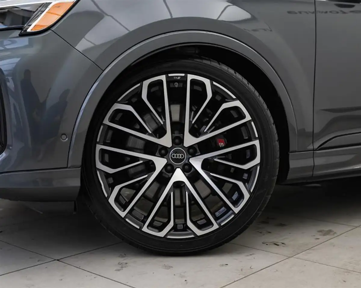 Audi SQ7 снимка Audi SQ7