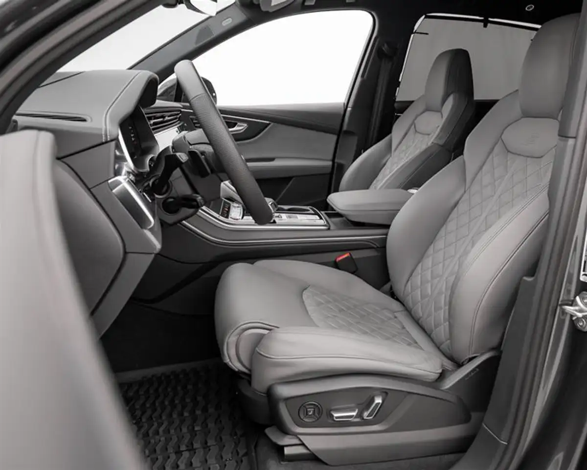 Audi SQ7 снимка Audi SQ7