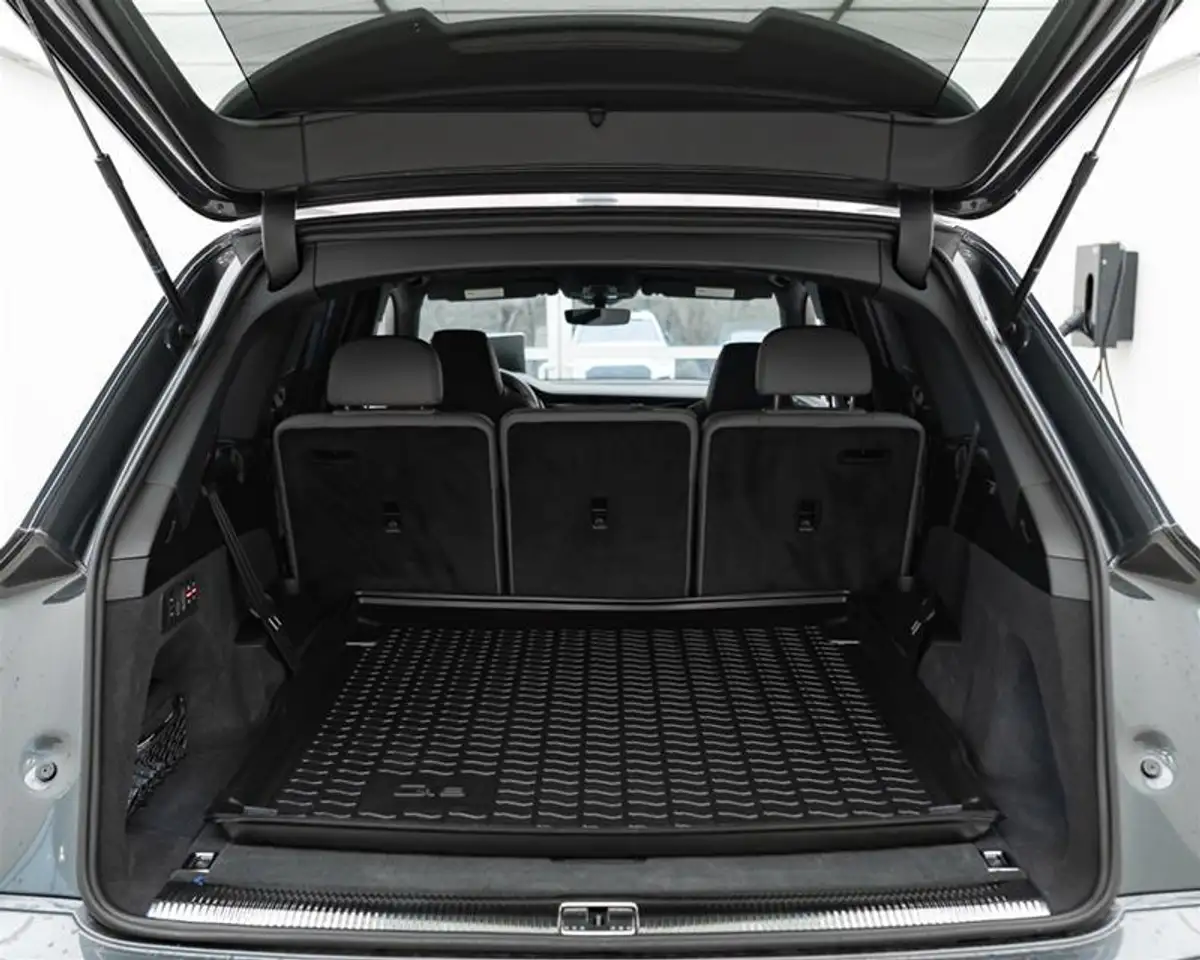 Audi SQ7 снимка Audi SQ7