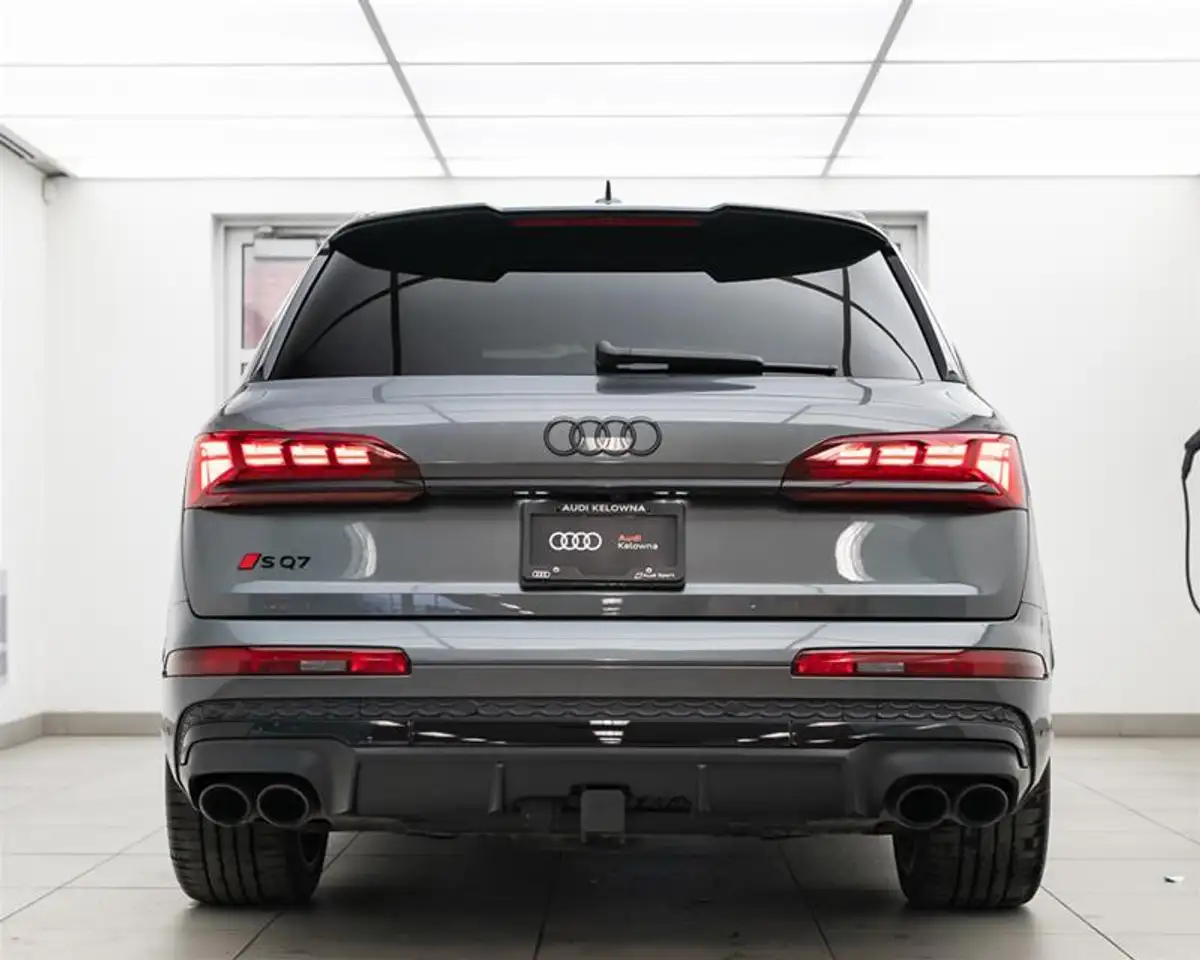 Audi SQ7 снимка Audi SQ7