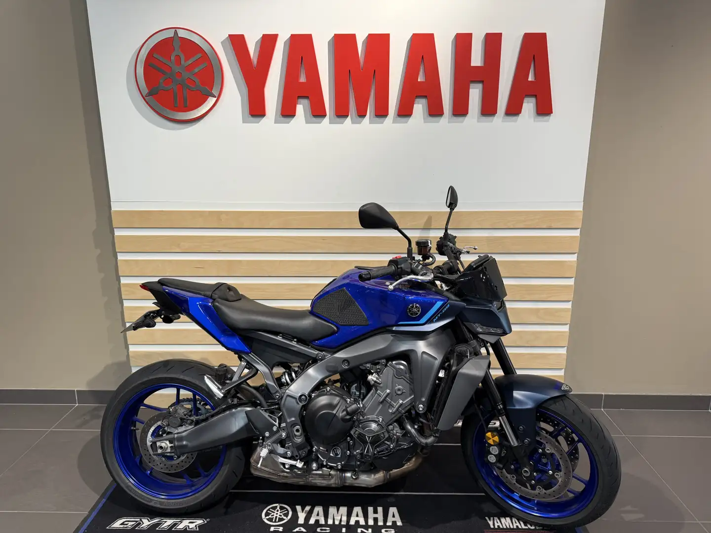 Yamaha MT-09 - 1