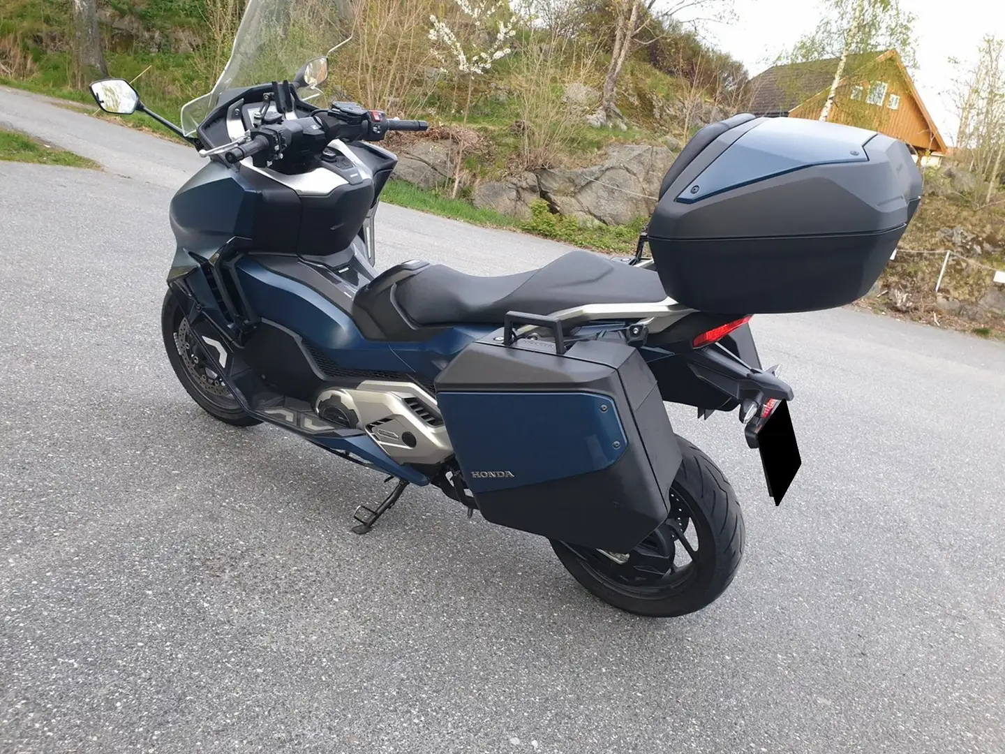 Honda Forza 750 Синій - 1