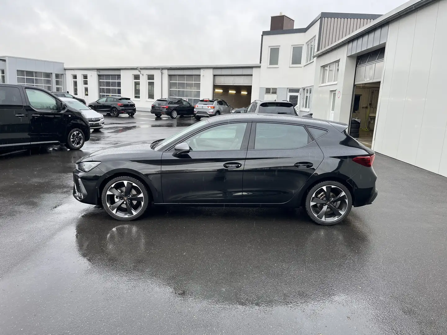 CUPRA Leon 2.0 TDI DSG 188€ m. 20% Anzahlung Digital Cockpi Schwarz - 2