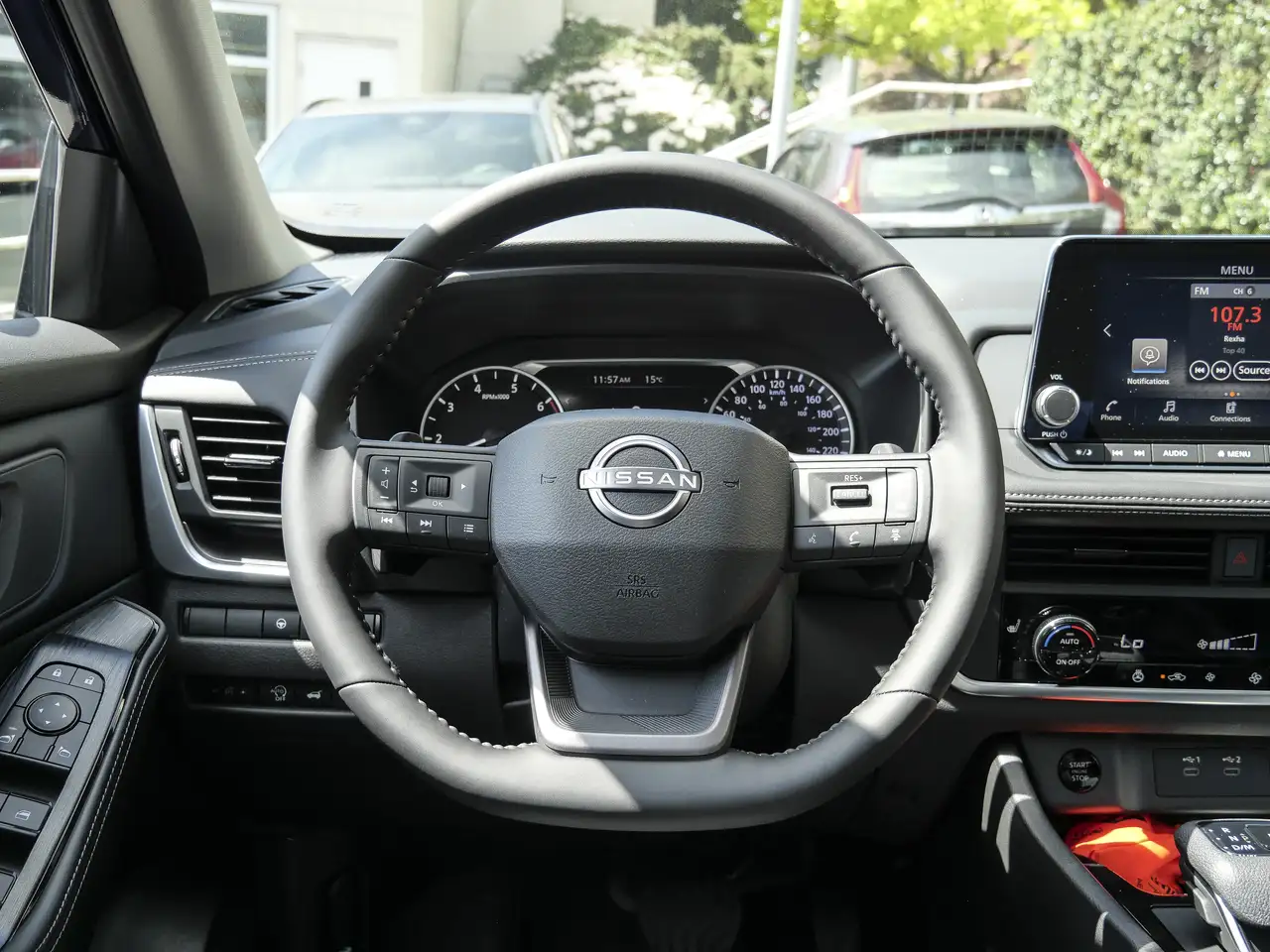 Nissan Rogue снимка Nissan Rogue