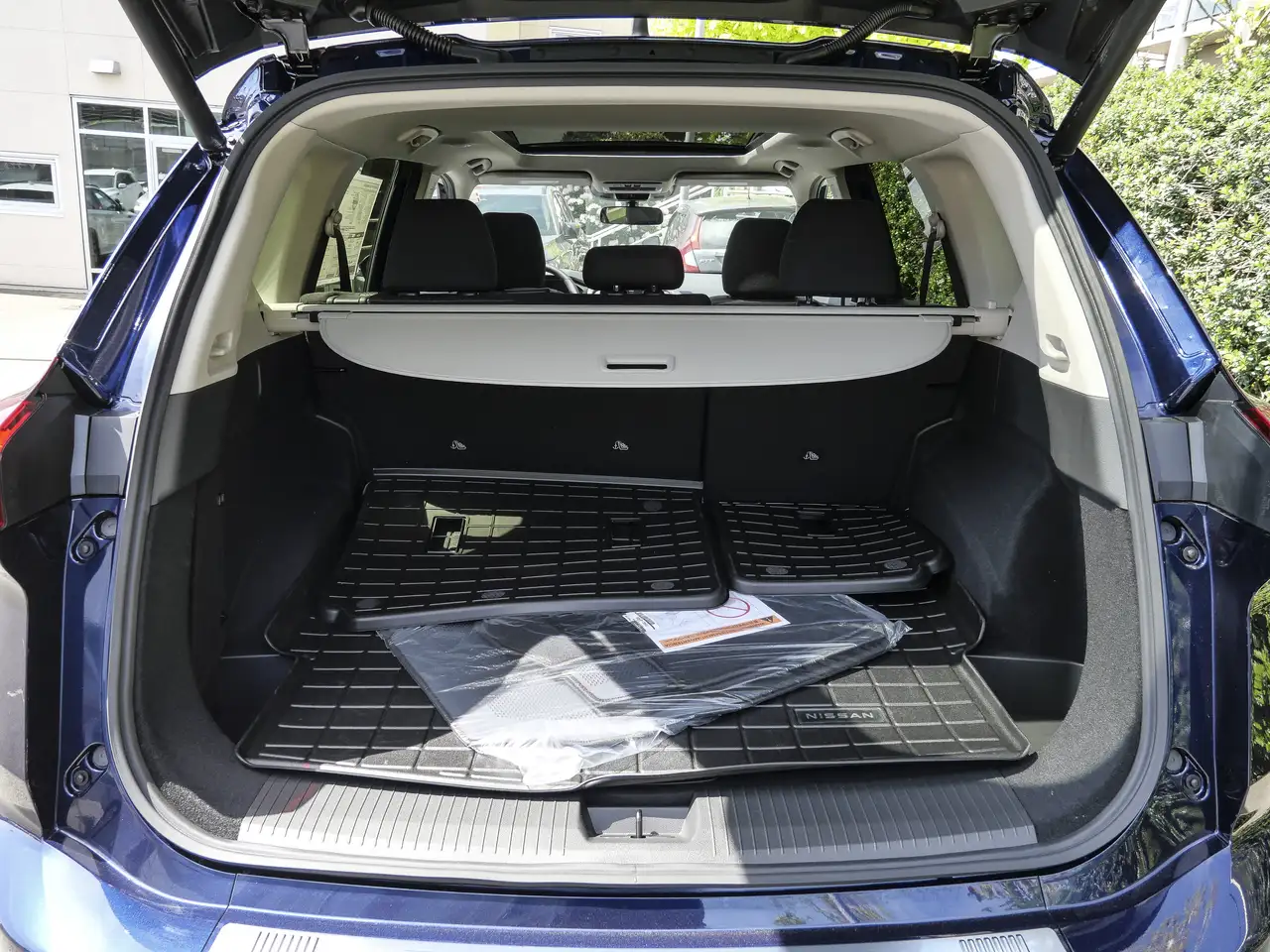 Nissan Rogue снимка Nissan Rogue