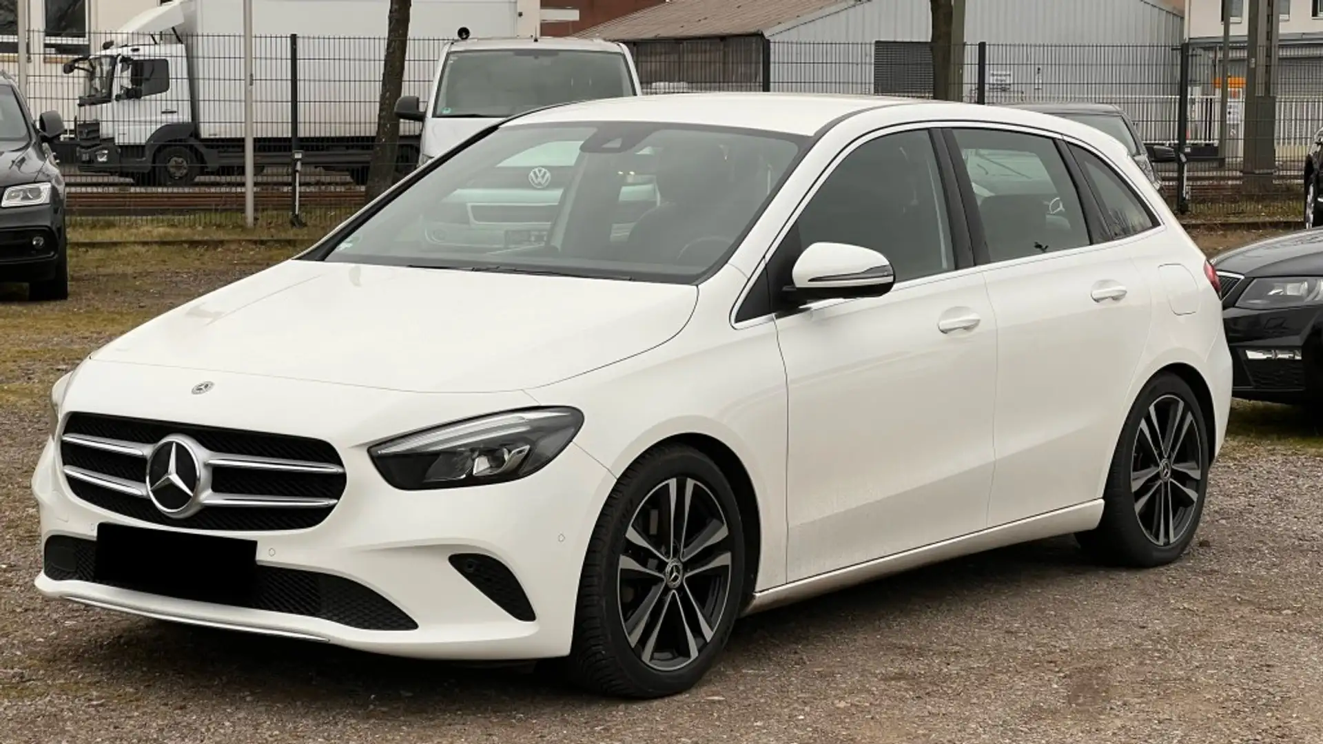 Mercedes-Benz B 220 4Matic #Kam#SHZ#Business##LED#Sound#Nav#18Alu# Weiß - 1