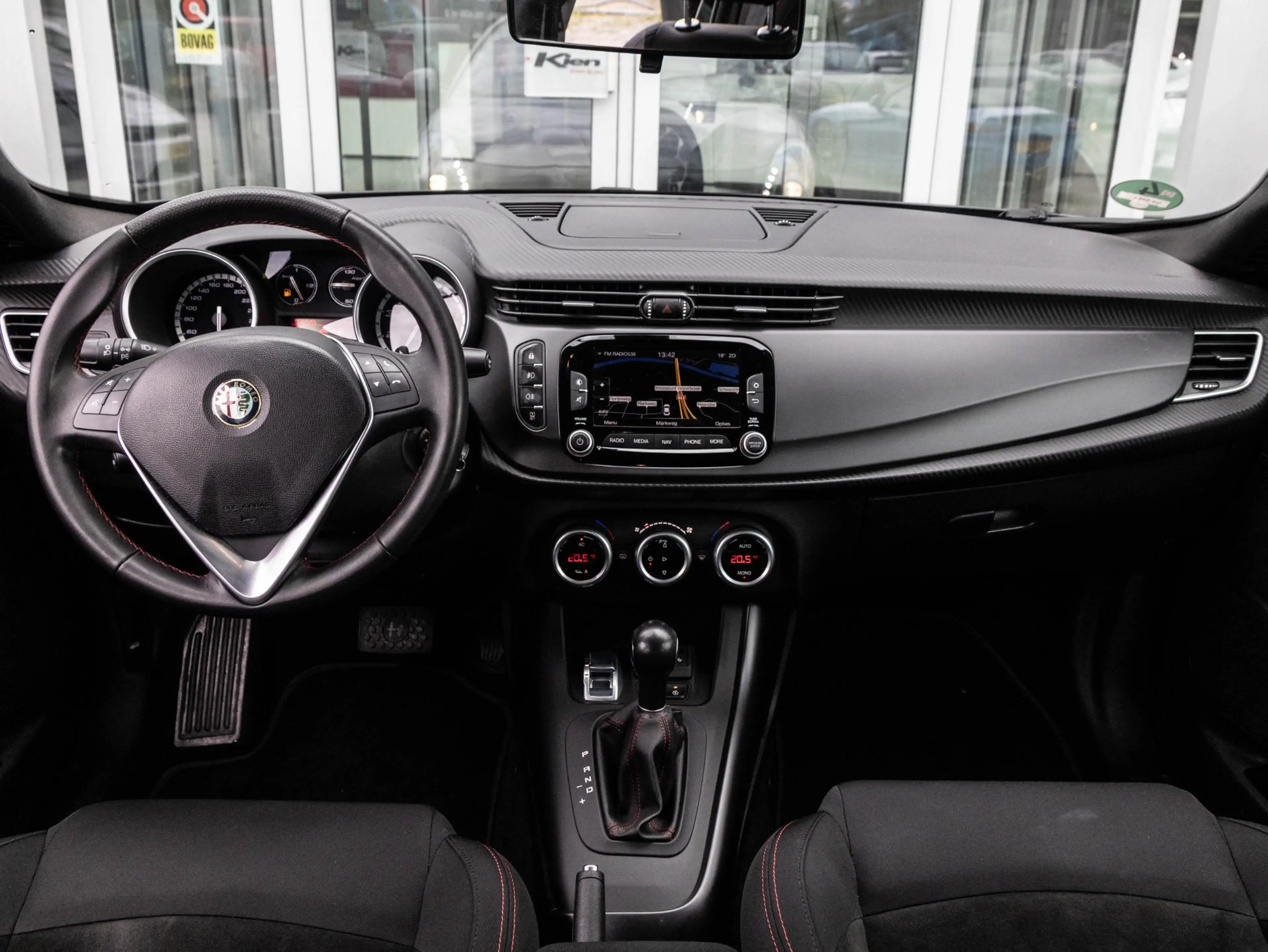 Alfa Romeo Giulietta 1.4 T Sprint — photo 2
