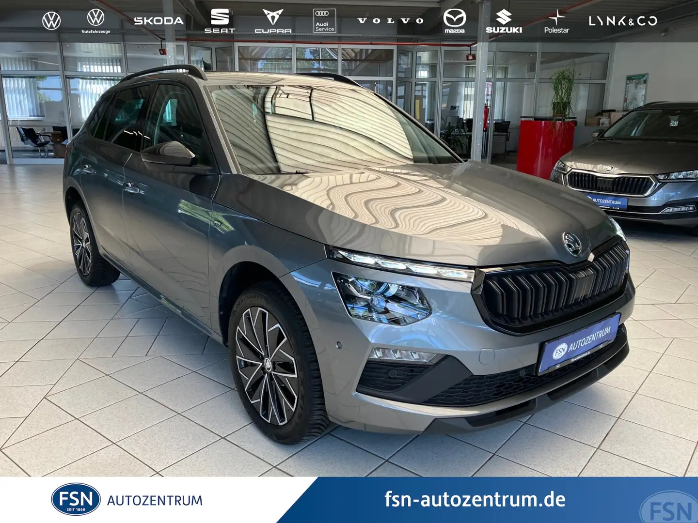 Skoda Kamiq 1.0 TSI Selection DSG AHK NAVI RFK LED Grau - 1