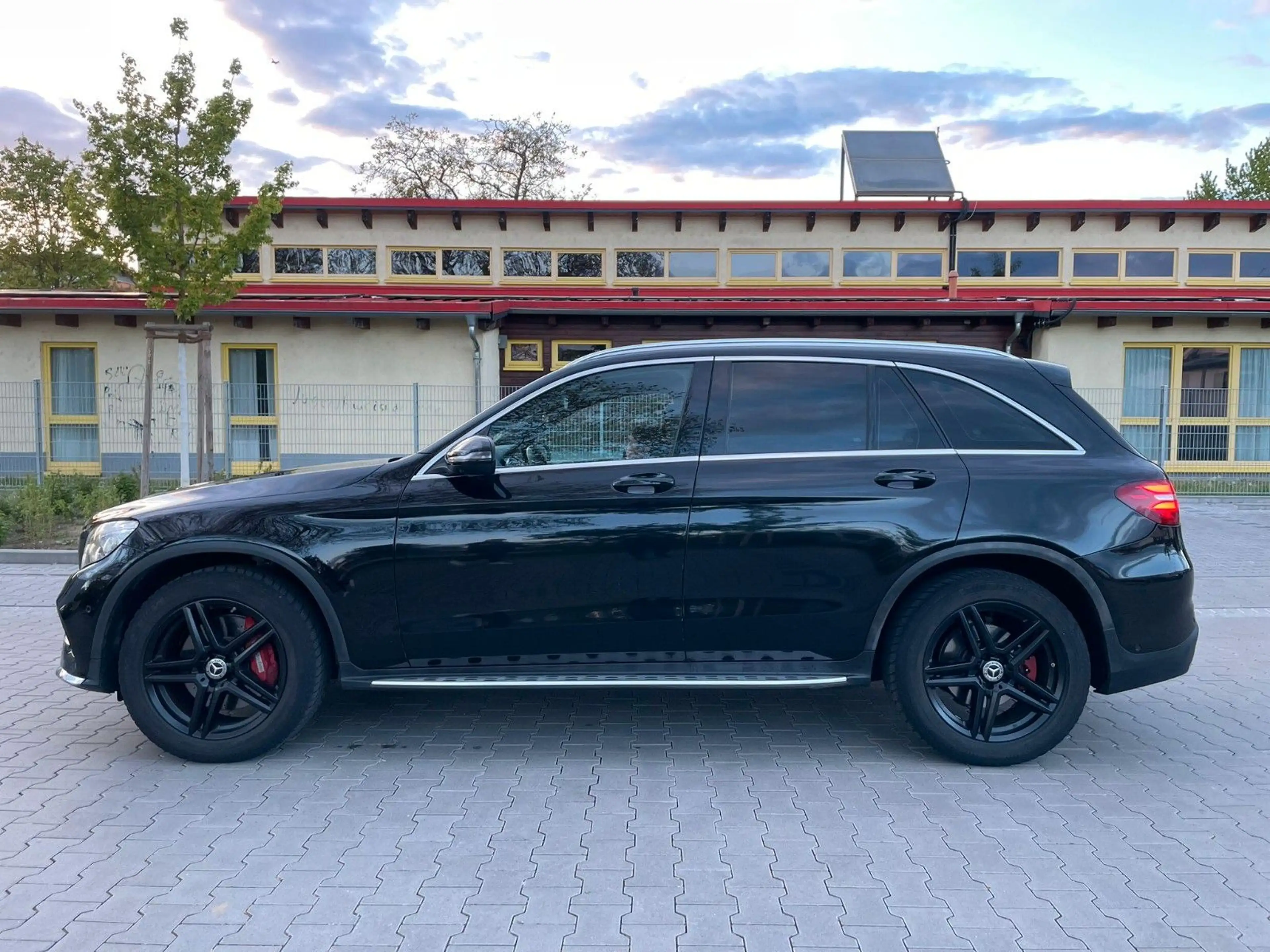 Mercedes-Benz GLC 350 d 4Matic *AMG Leder LED Kamera 360 AHK* — photo 8