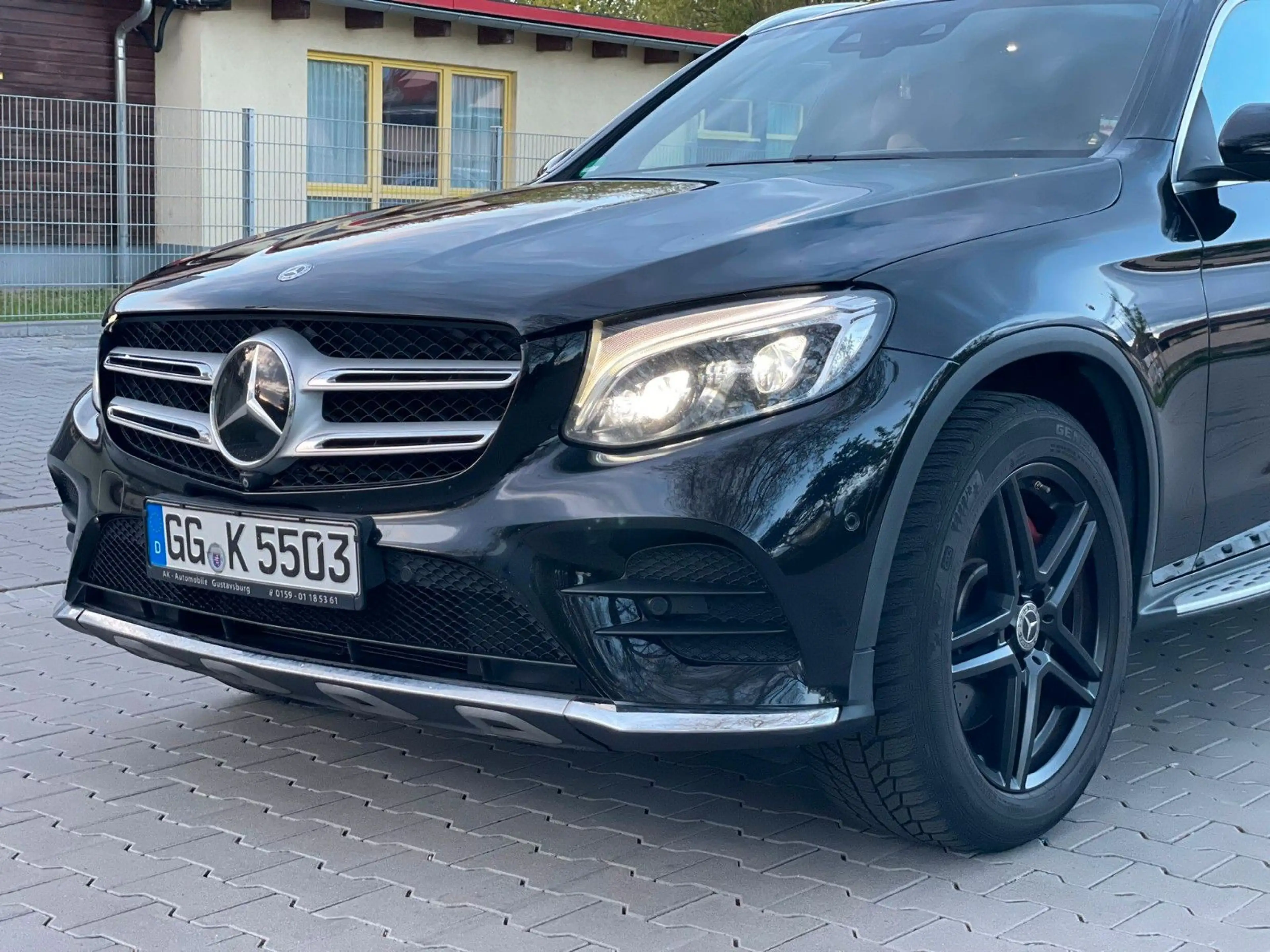Mercedes-Benz GLC 350 d 4Matic *AMG Leder LED Kamera 360 AHK* — photo 12