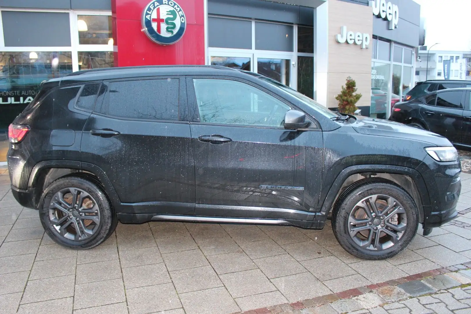 Jeep Compass 80th Anniversary Plug-In Hybrid 4WD Schwarz - 2
