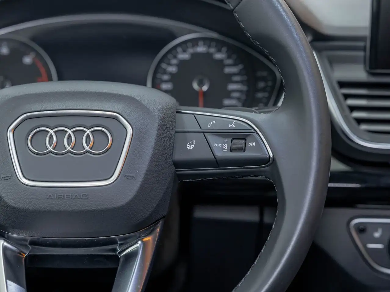 Audi Q5 снимка Audi Q5