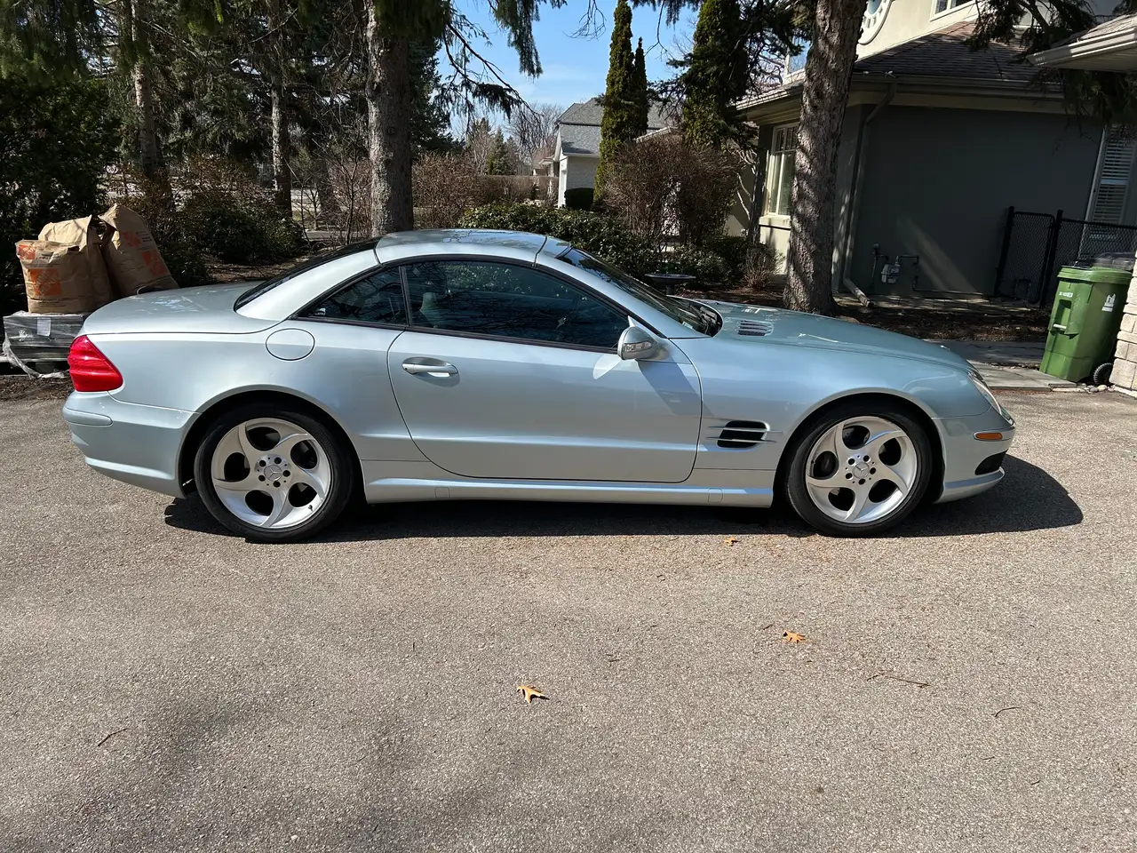 Mercedes-Benz SL снимка Mercedes-Benz SL